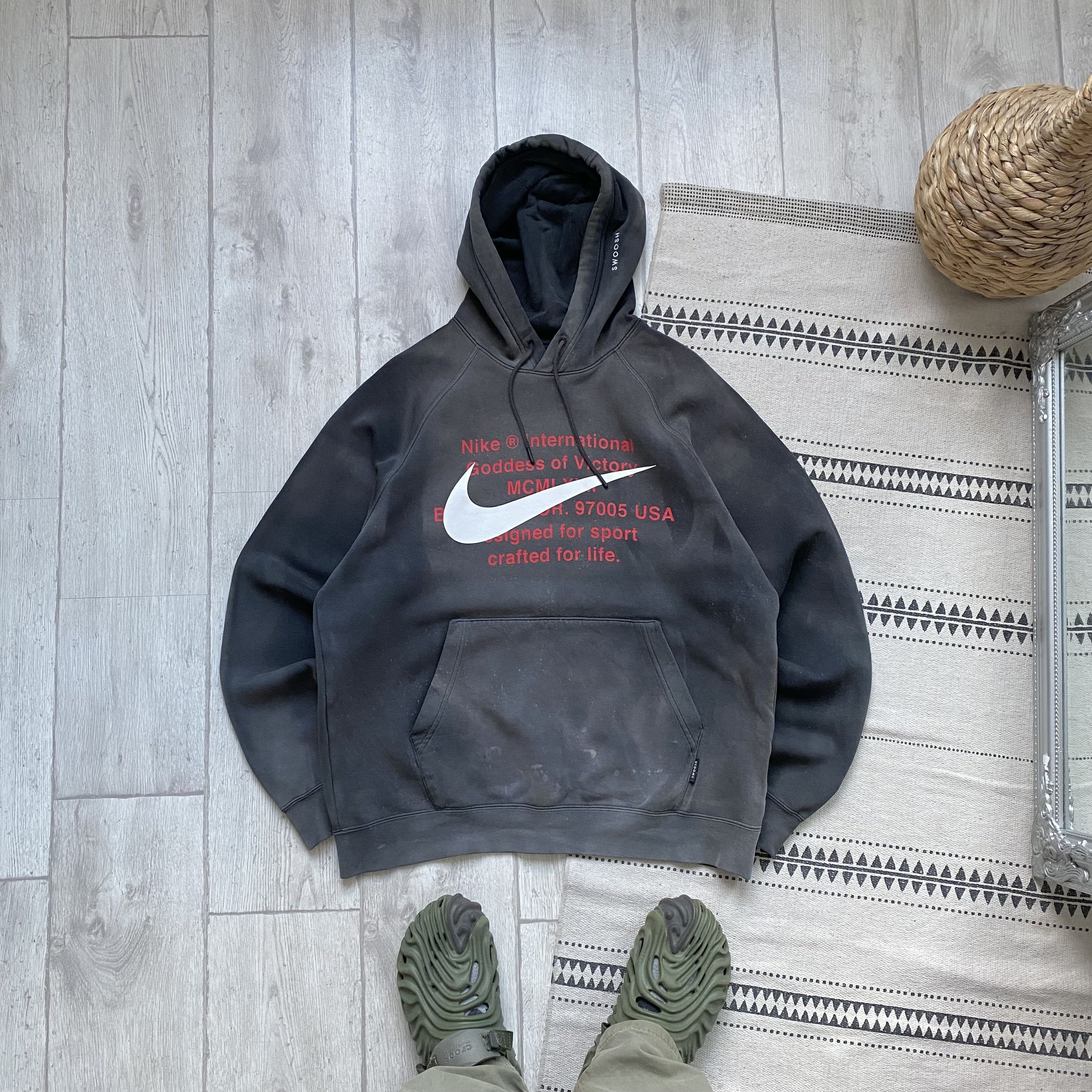 Nike 🔨 Thrashed Vintage Nike hoodie Center logo Swoosh Size US L / EU 52-54 / 3 - 1 Thumbnail
