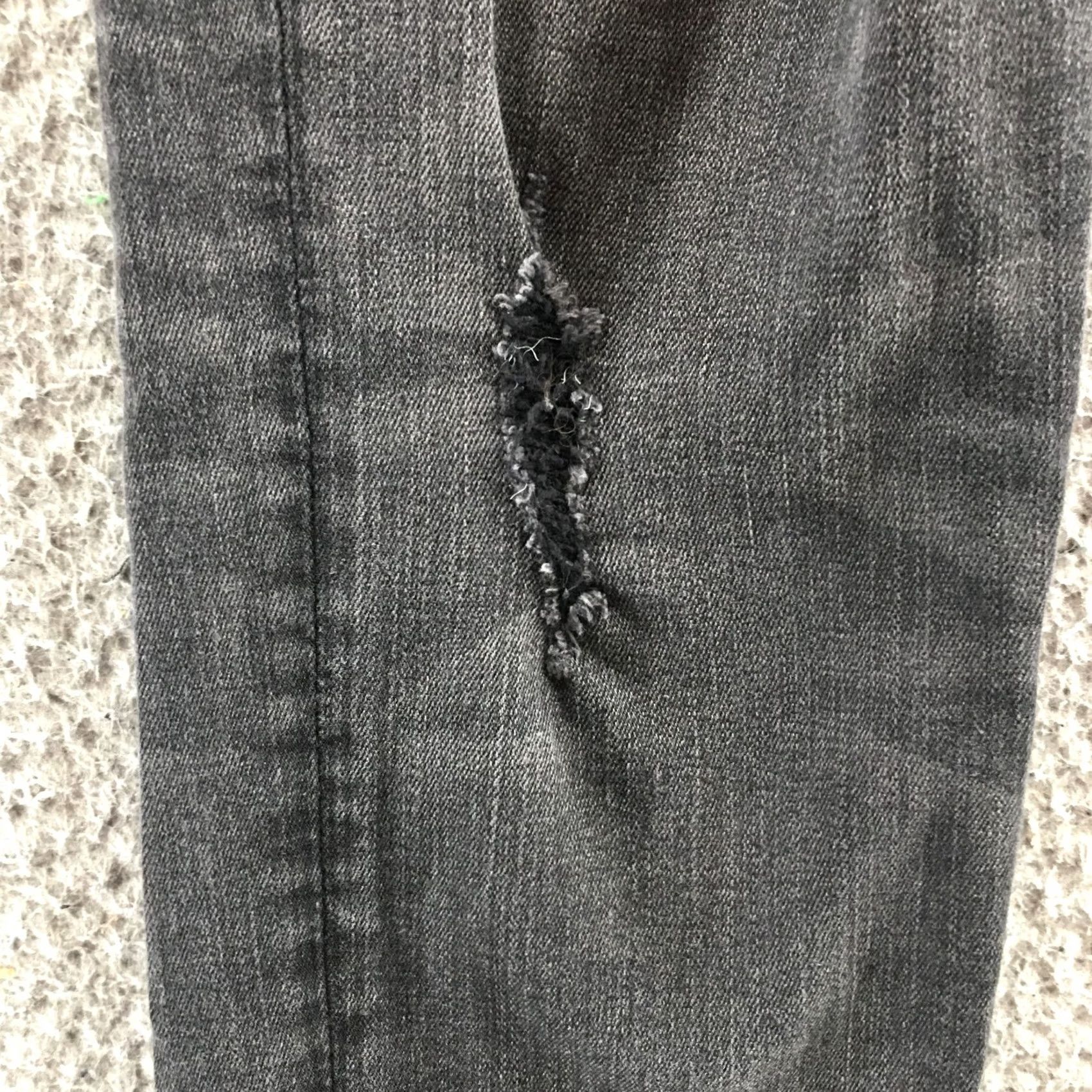 American Eagle Outfitters American Eagle Jeans Jegging Womens 2R Black Denim Distressed actual 27x25.5 Size 26" / US 2 / IT 38 - 6 Thumbnail