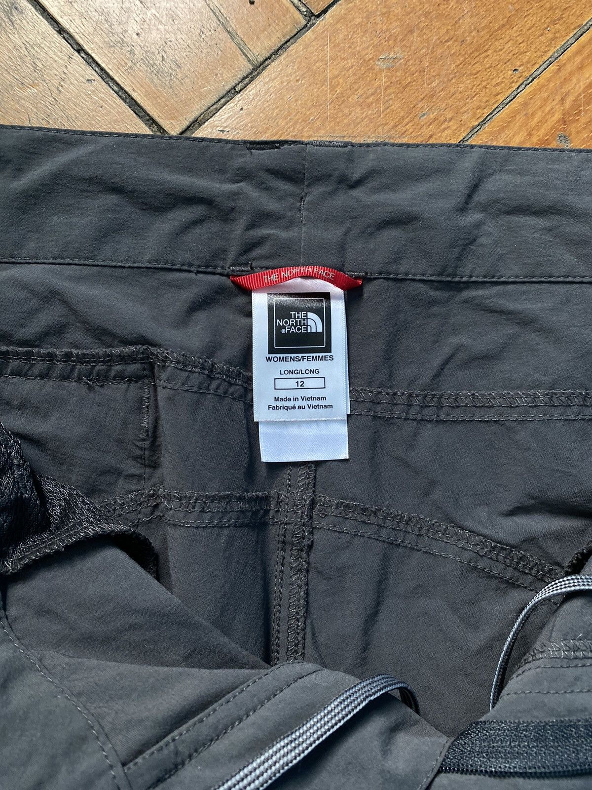 The North Face × Vintage The North Face Vintage Women’s Cargo Transformers Pants Size 30" / US 8 / IT 44 - 7 Thumbnail