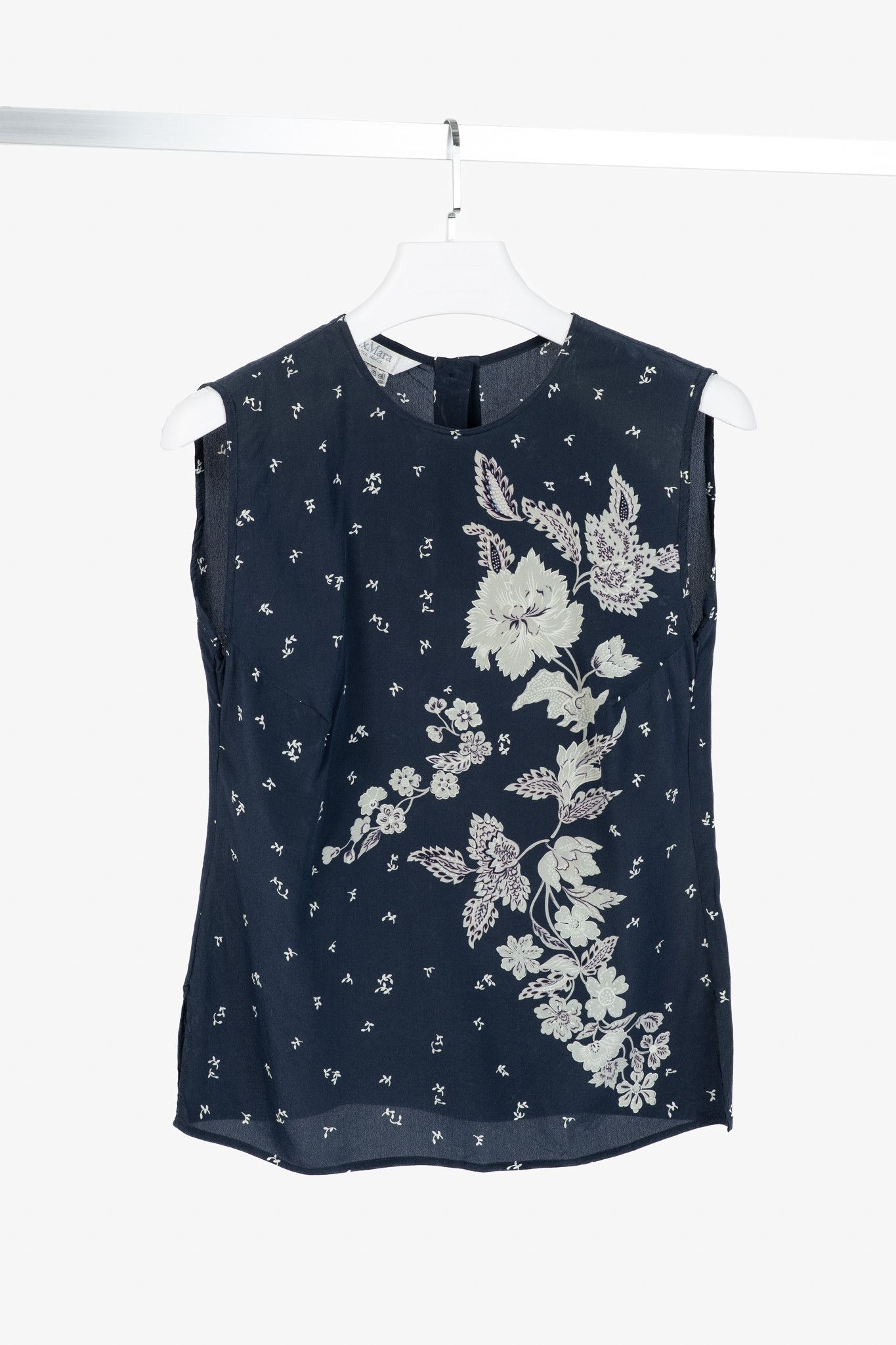 Max Mara Max Mara Navy Floral Silk Sleeveless Blouse Size M / US 6-8 / IT 42-44 - 1 Thumbnail