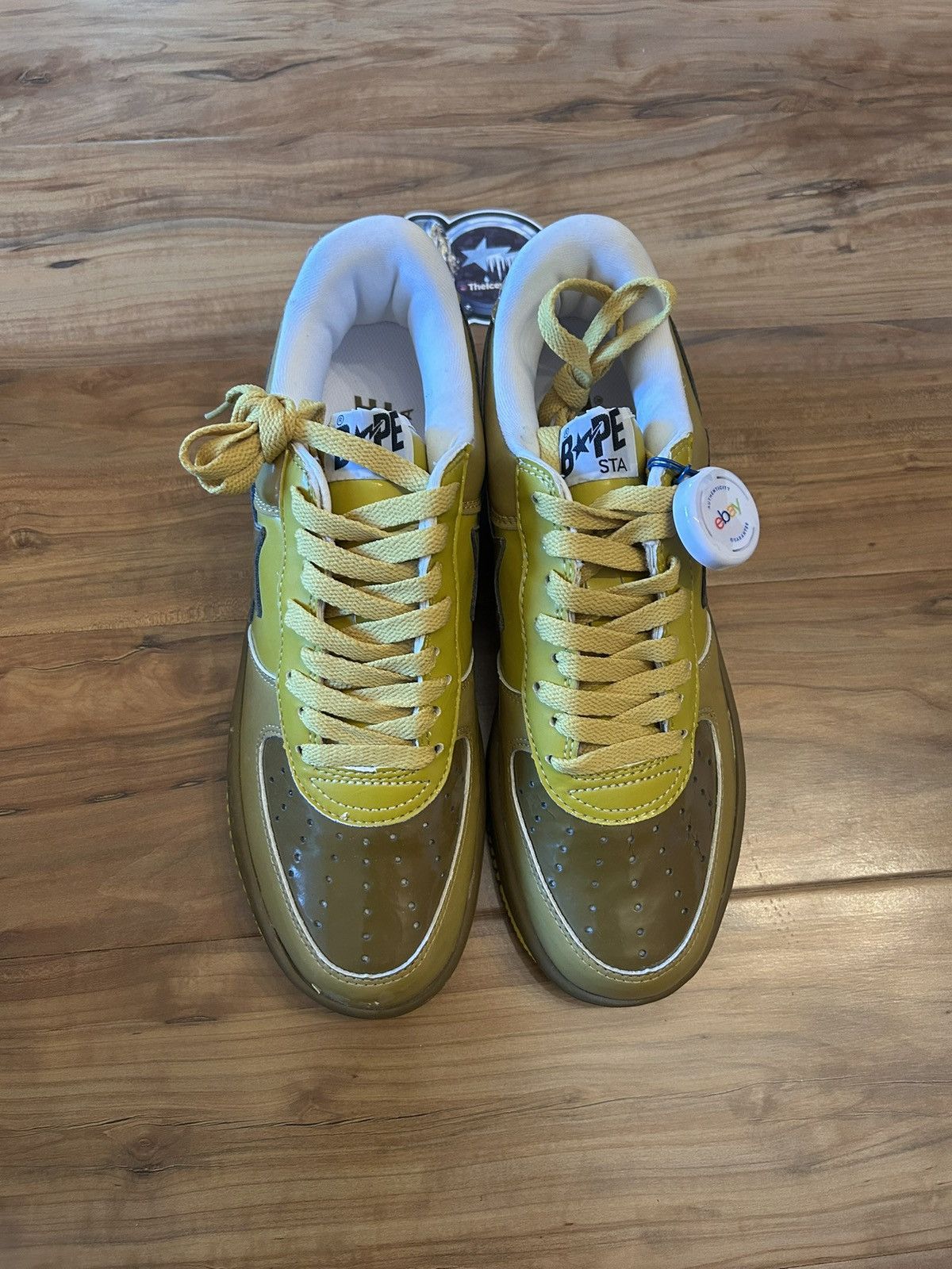 Bape NEW Bape Gold Members Exclusive Bapestas Size US 9 / EU 42 - 9 Thumbnail