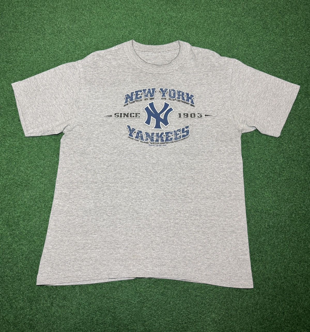 Majestic Yankees Majestic Vintage Y2K New York Gray Large T Shirt Size US L / EU 52-54 / 3 - 1 Thumbnail