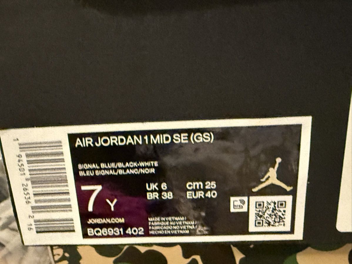Jordan Brand × Nike Jordan 1 SE Mid Signal Blue Size 7Y Size US 7 / EU 40 - 12 Thumbnail