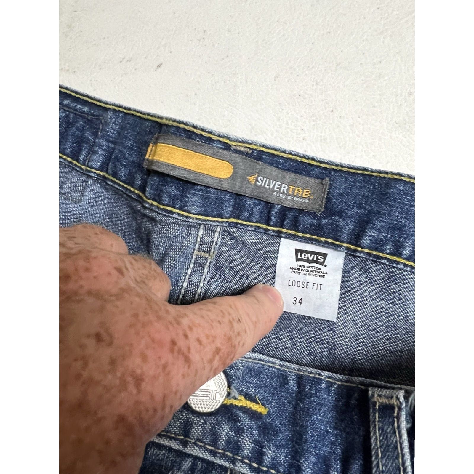 Levi's VINTAGE Levi's Silver Tab Blue Jean Shorts Bermuda Men 34” Loose Fit 90s Y2K Mint Relaxed Regular Size 34 Mens Size US 34 / EU 50 - 4 Thumbnail