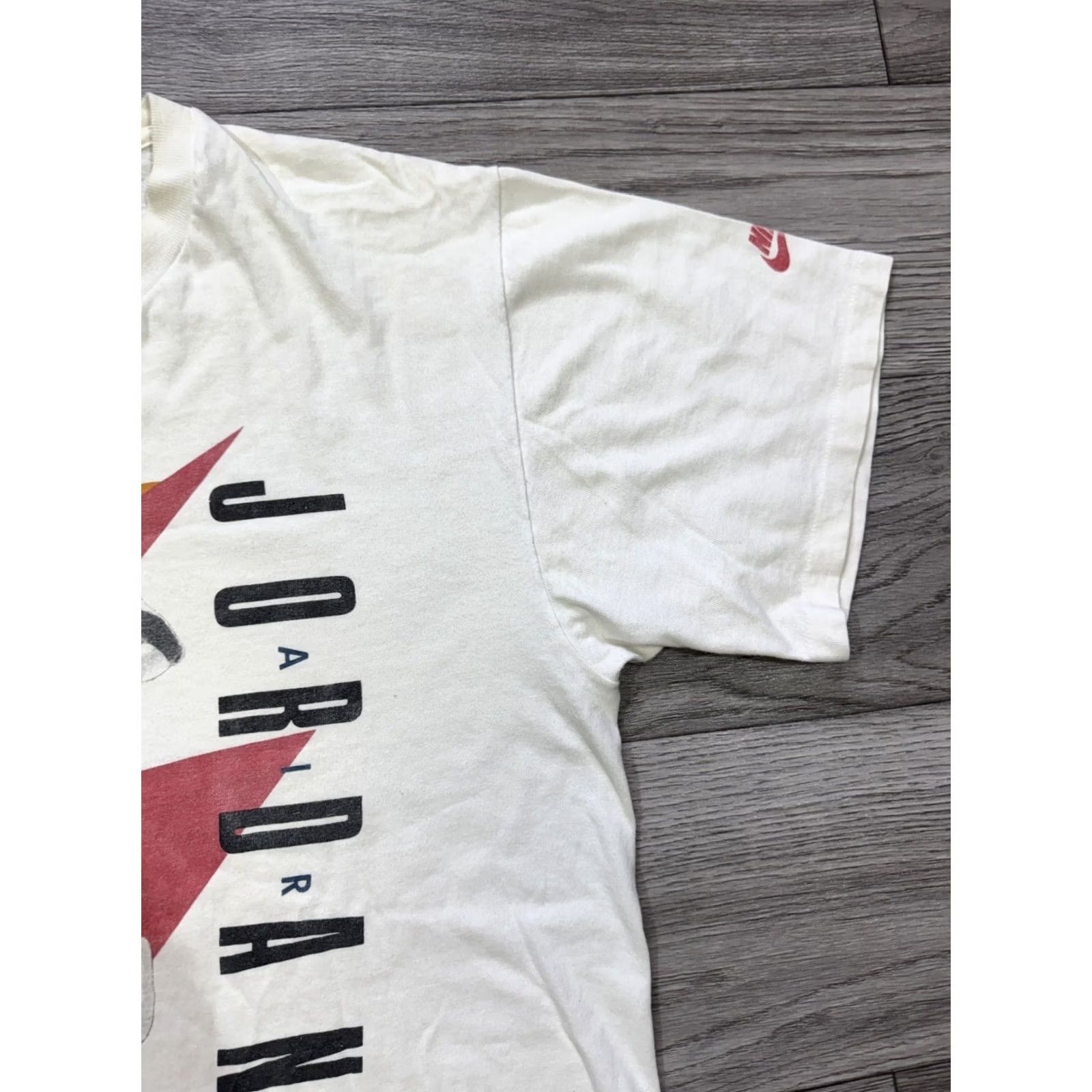 Nike VINTAGE Nike T-Shirt White Cotton 1990s 90s Chicago Bulls Jordan M Mens Short Sleeve Single Stitch Shirt Size US M / EU 48-50 / 2 - 7 Thumbnail
