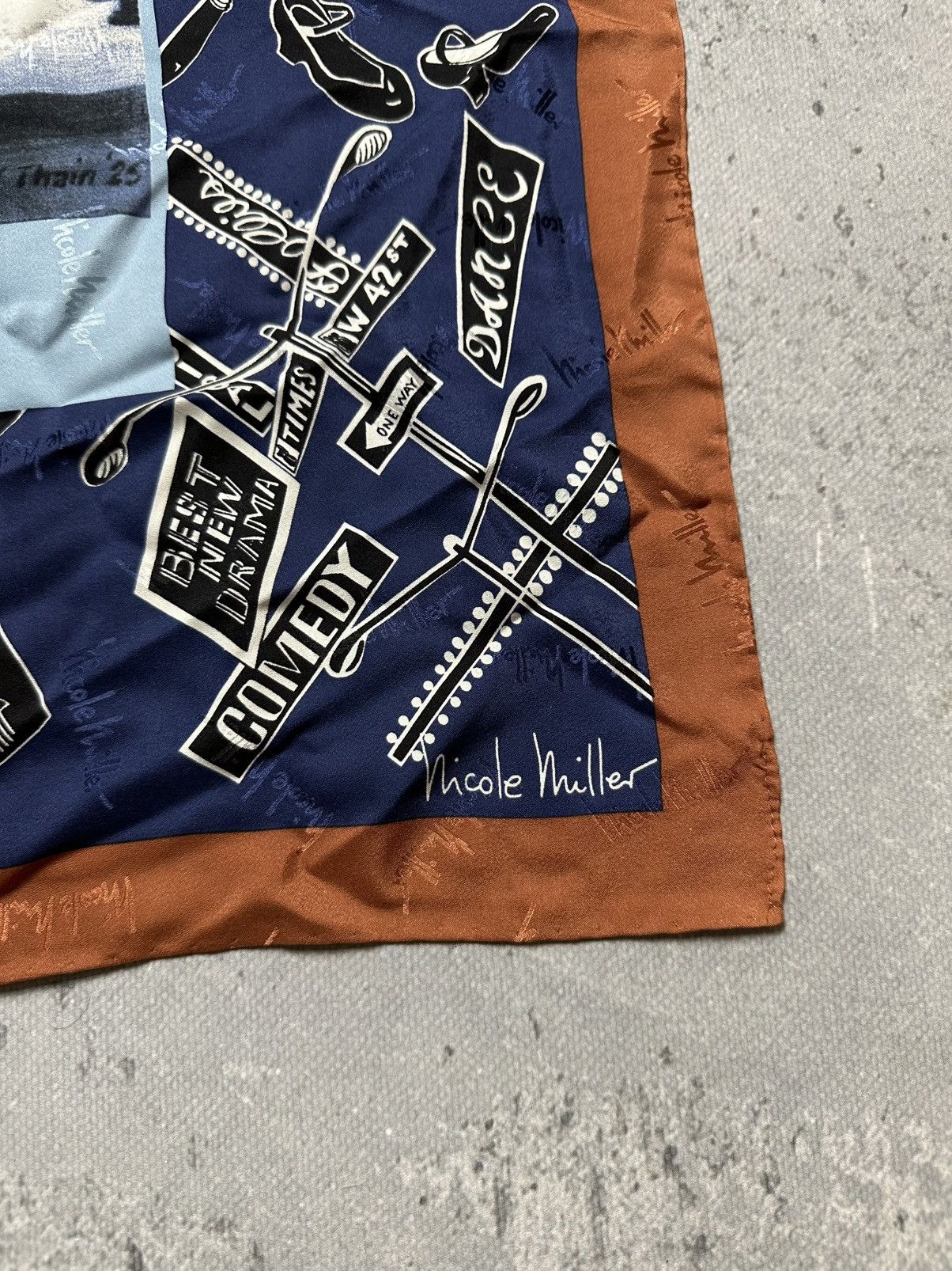 Nicole Miller Nicole Miller 1998 Silk Scarf Times Square New York 90s Hype Size ONE SIZE - 7 Thumbnail
