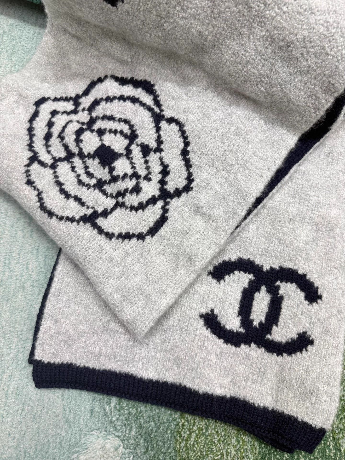 Chanel CHANEL Gray Blue Colorblocked Cashmere Wool Scarf Size ONE SIZE - 4 Thumbnail