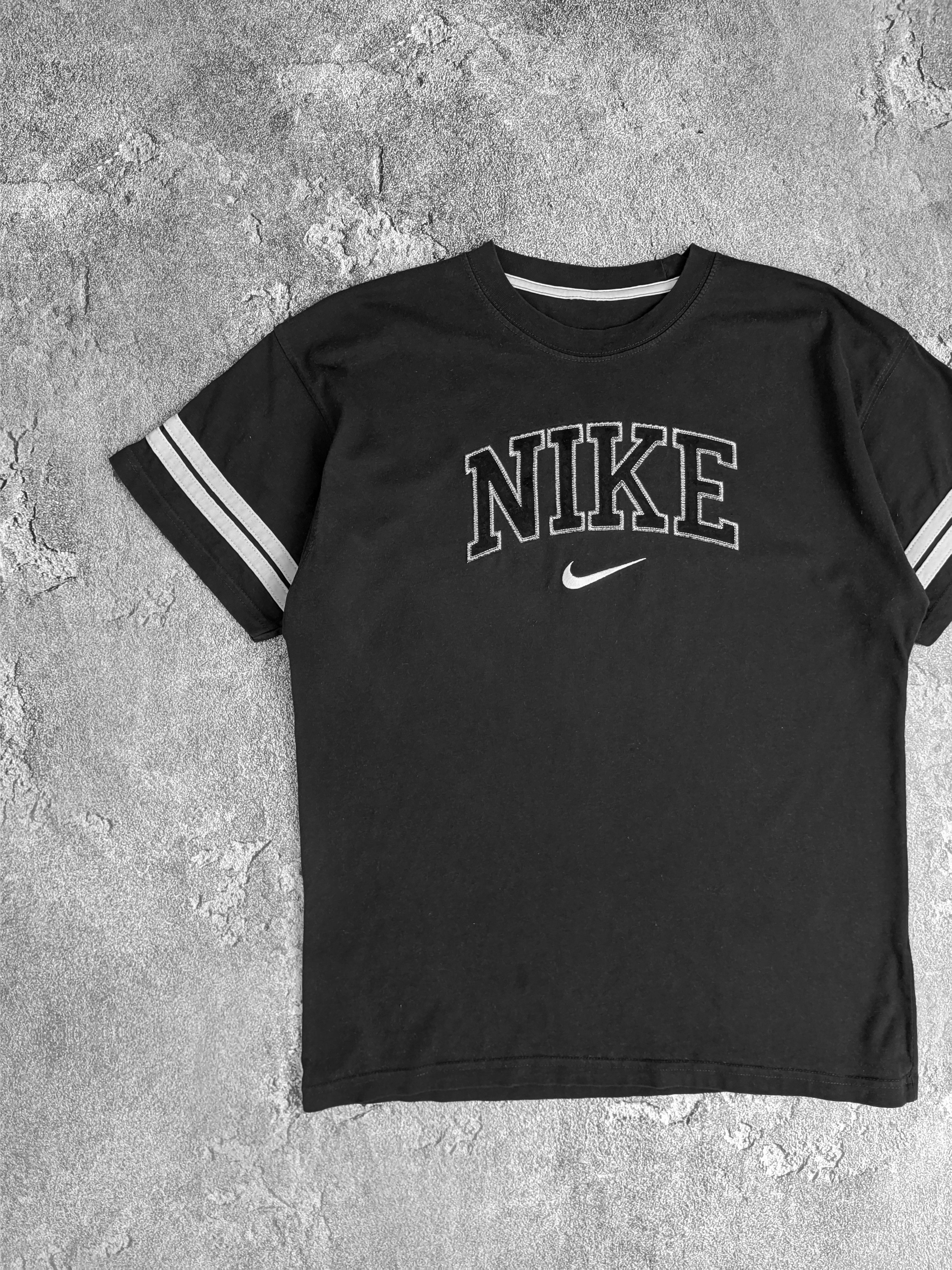 Nike Vintage nike tshirt big logo embroidered y2k Size US M / EU 48-50 / 2 - 5 Thumbnail