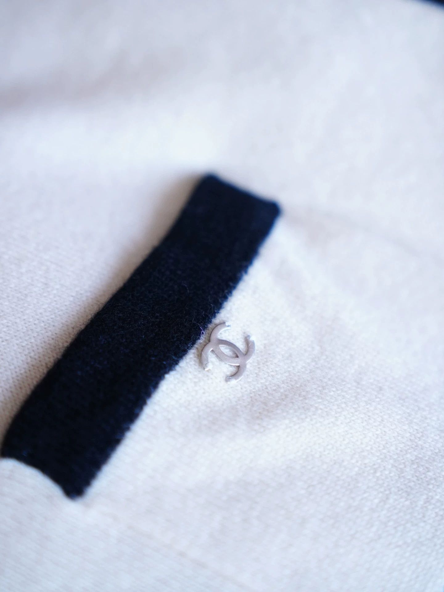 Chanel Chanel Black & White Bow Cashmere Vest Dress FR36 S Size XS / US 0-2 / IT 36-38 - 9 Thumbnail