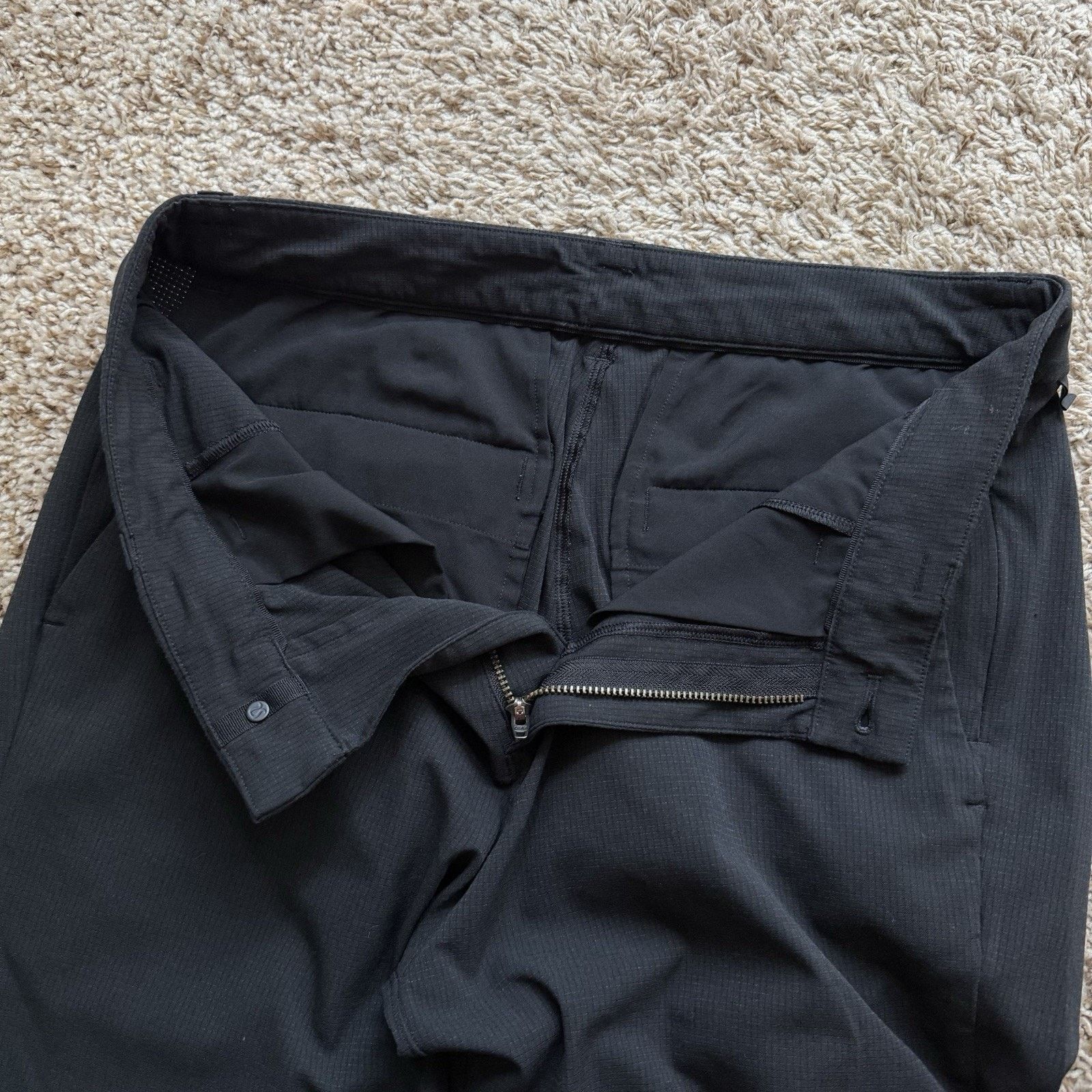 Lululemon LuluLemon Slim Fit ABC Pants Black Athletic Men’s Size 31 Size US 31 - 4 Thumbnail