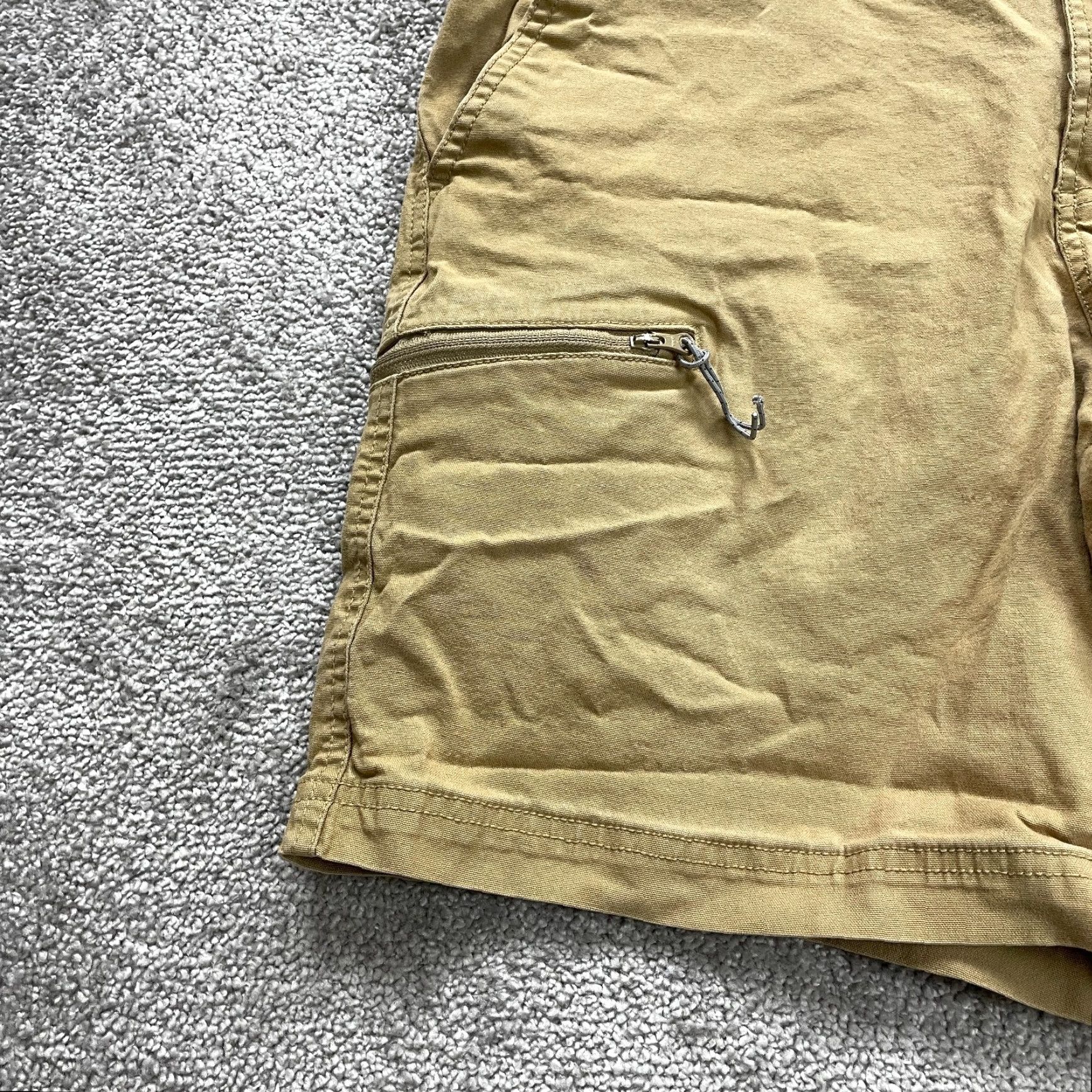 Vintage Columbia Chino Shorts Men's 37 Brown Cotton Flat Front Casual Outdoor 8.5 Inseam Size US 37 - 3 Thumbnail