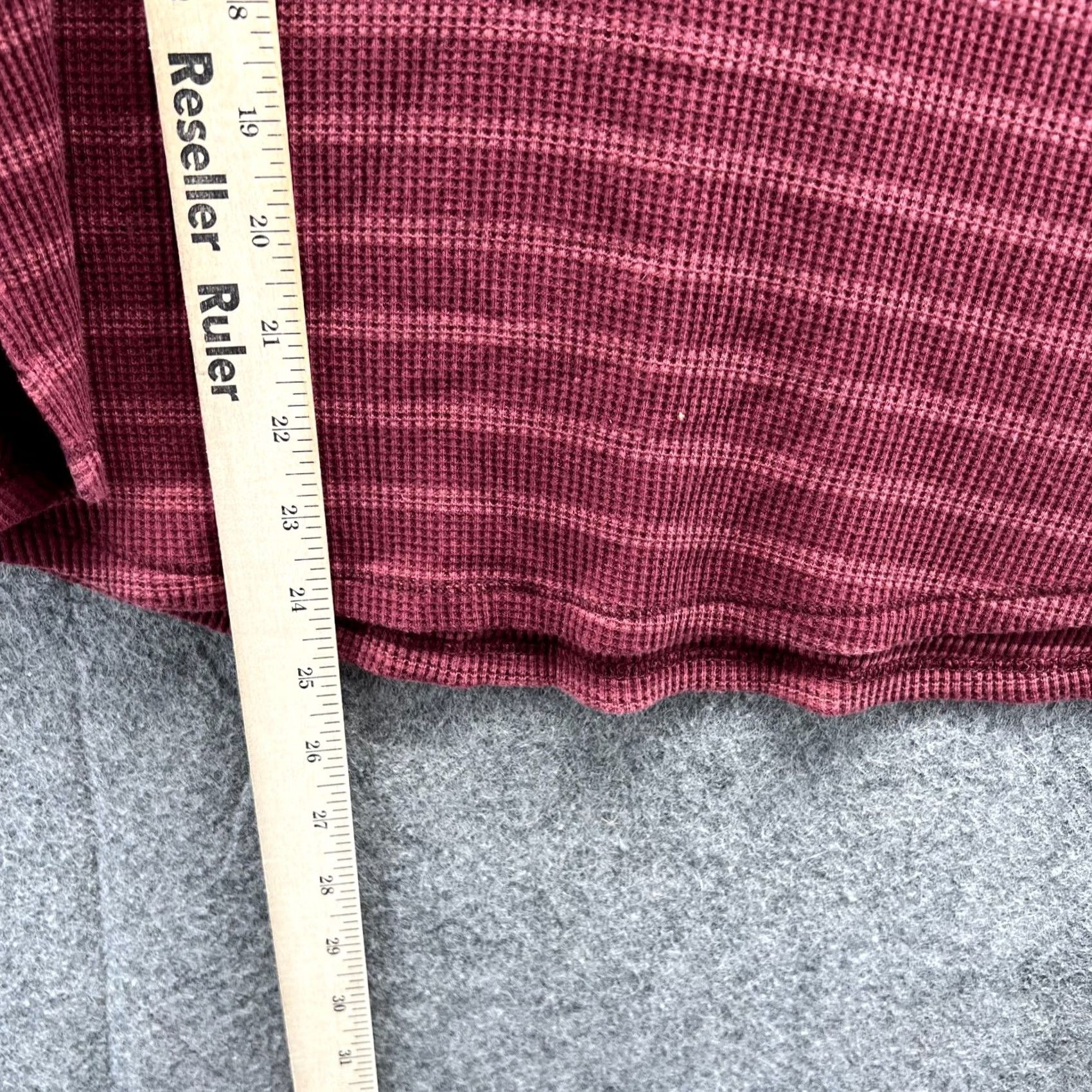 Vintage Columbia Shirt Women Large Burgundy Thermal Waffle Knit Long Sleeve Pullover Top Size L / US 10 / IT 46 - 4 Thumbnail