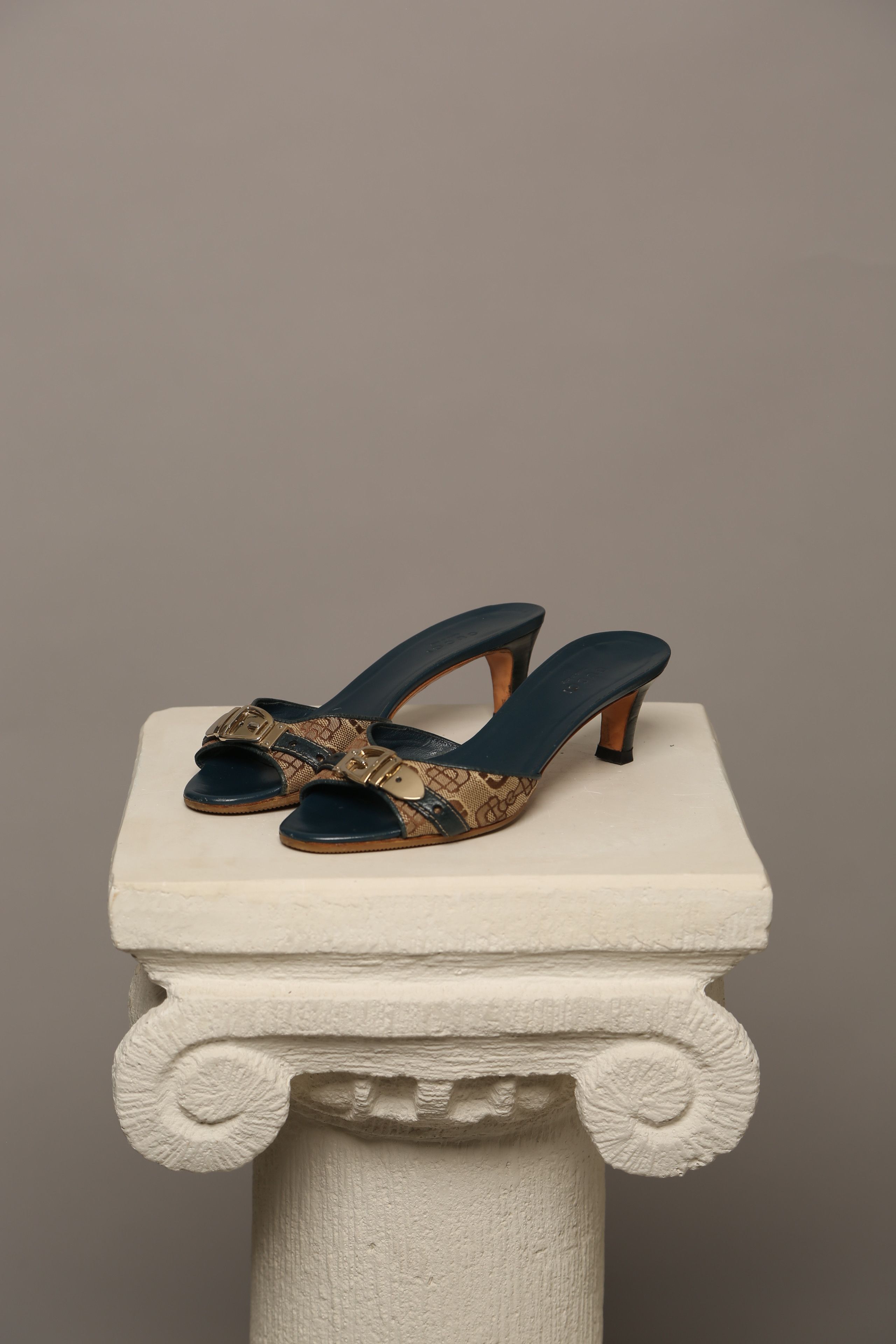Gucci Gucci "Belt" Sandals Size US 5 / IT 35 - 1 Thumbnail