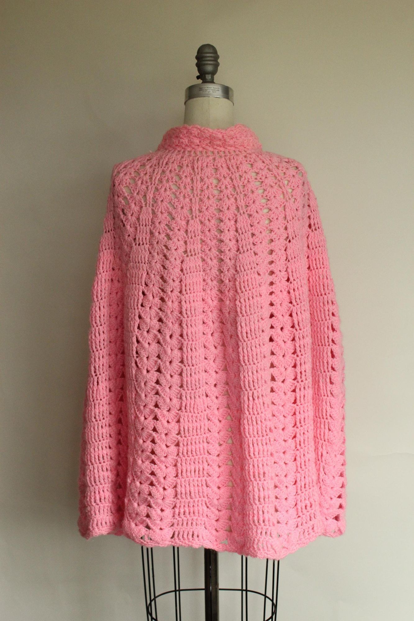 Vintage Vintage 1960s 1970s Poncho Shawl, Pink Knit or Crochet with Size ONE SIZE - 10 Thumbnail