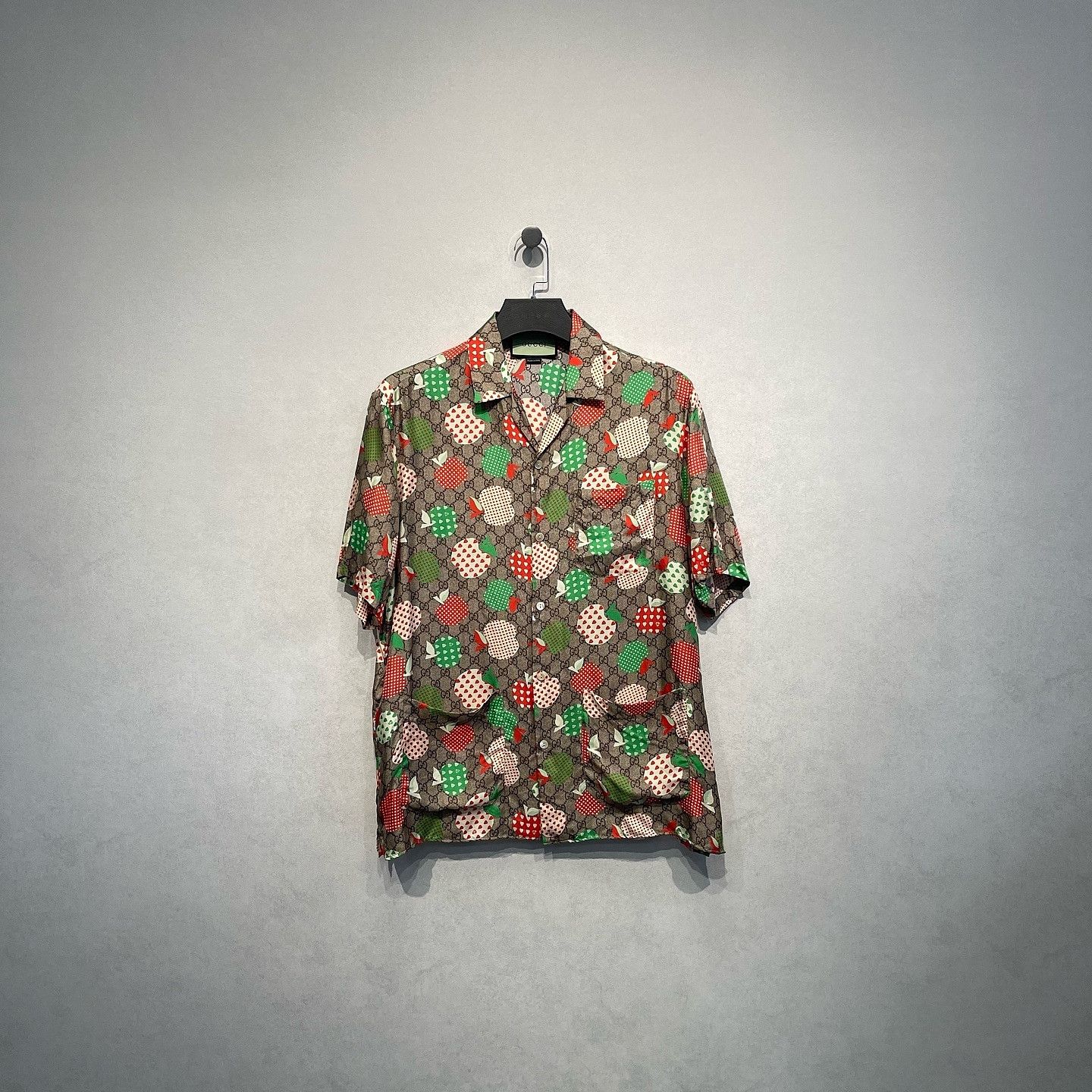 Gucci Gucci Apple Print Silk Shirt Size 46 Size US S / EU 44-46 / 1 - 1 Thumbnail