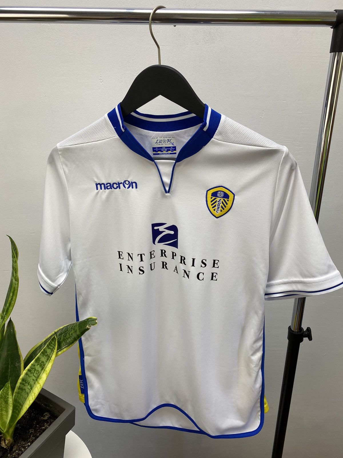 Macron × Vintage Leeds United 2013 2014 Home Soccer Jersey Size US S / EU 44-46 / 1 - 2 Thumbnail