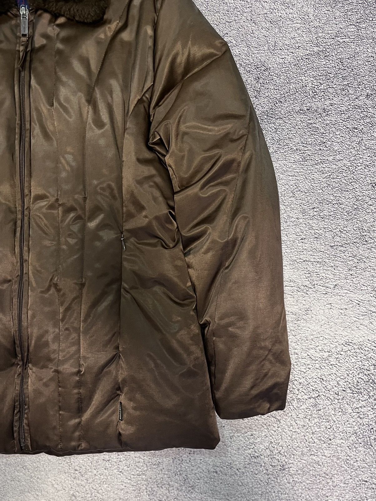 Moncler Vintage Moncler Women Down Puffer Jacket Brown Fur Collar Size M / US 6-8 / IT 42-44 - 15 Thumbnail