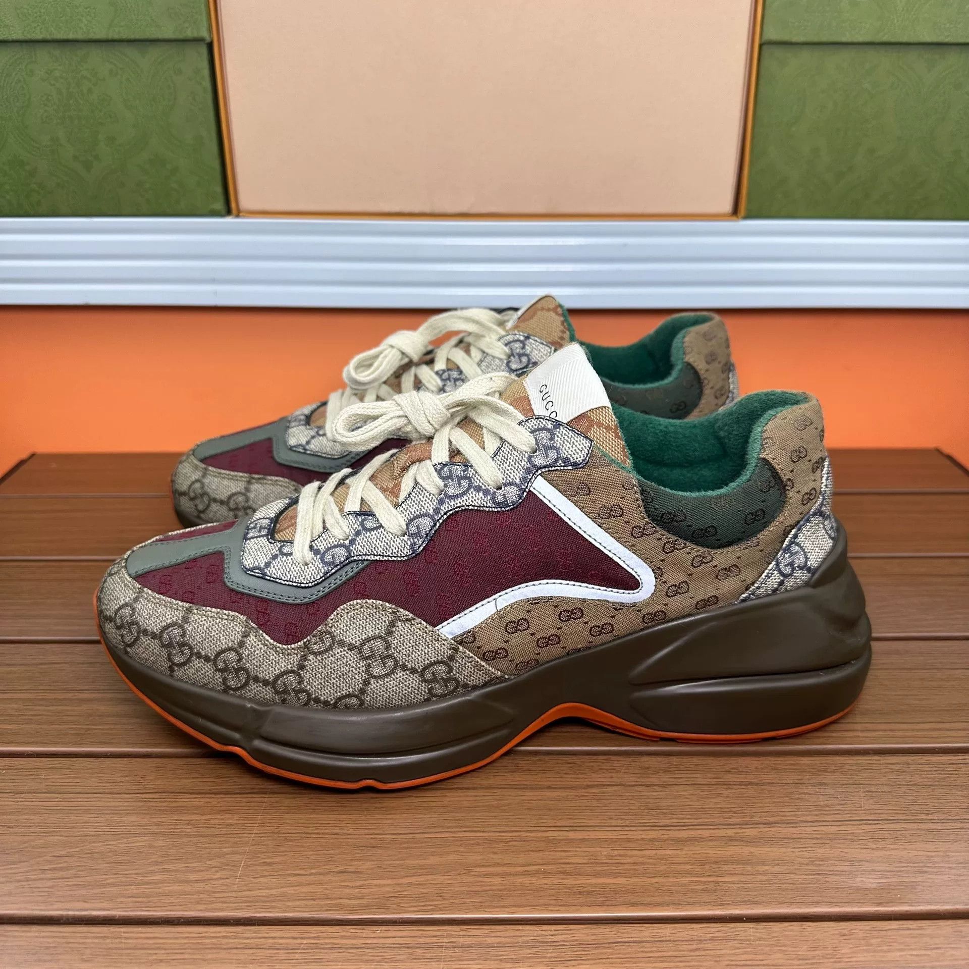 Gucci Gucci Brown Lowtop Sneakers 8.5 Men Size US 8.5 / EU 41-42 - 1 Thumbnail