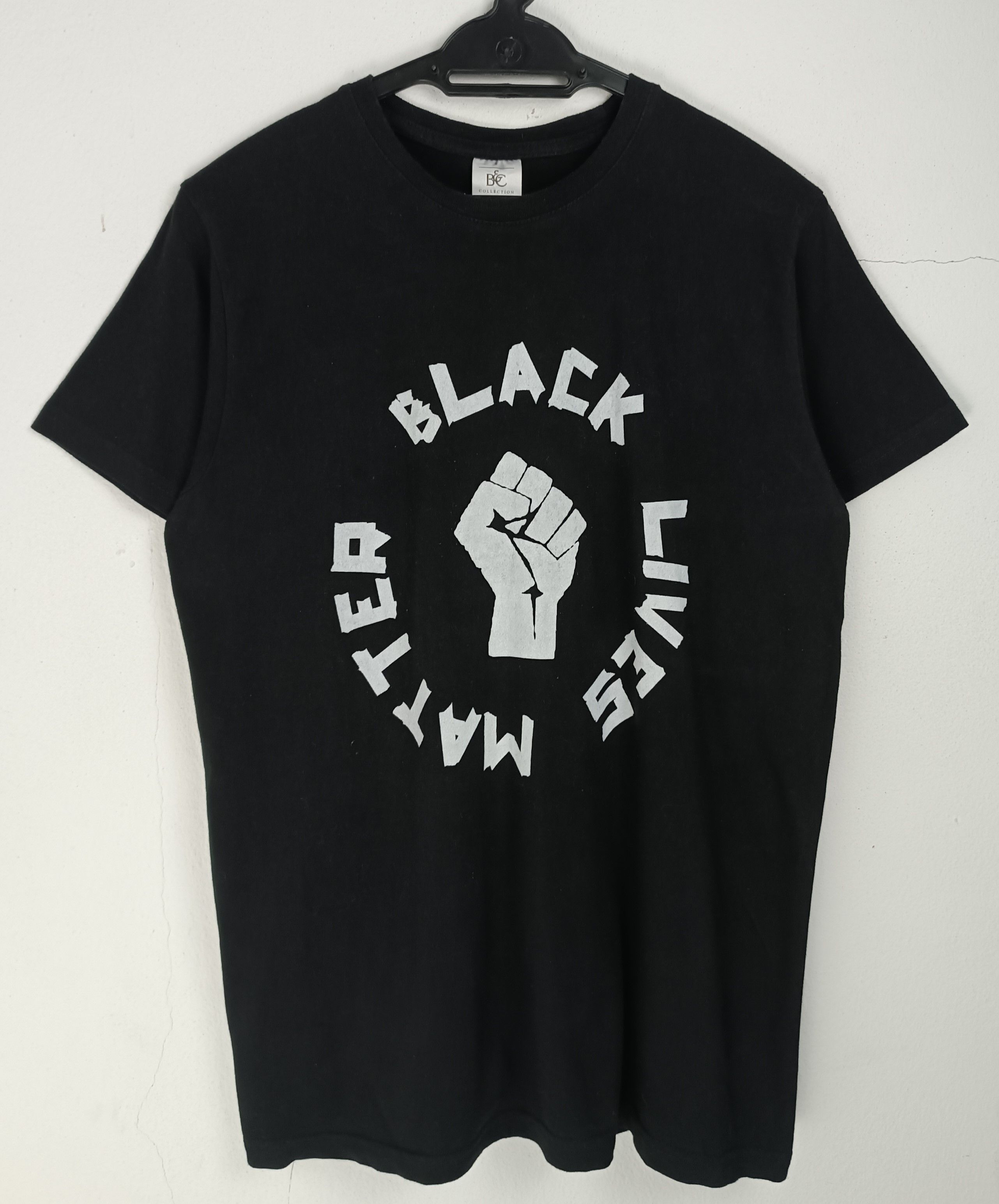 Other VINTAGE BLACK LIVES MATTER BLM PROTEST HUMANITY TEE Size US M / EU 48-50 / 2 - 3 Thumbnail