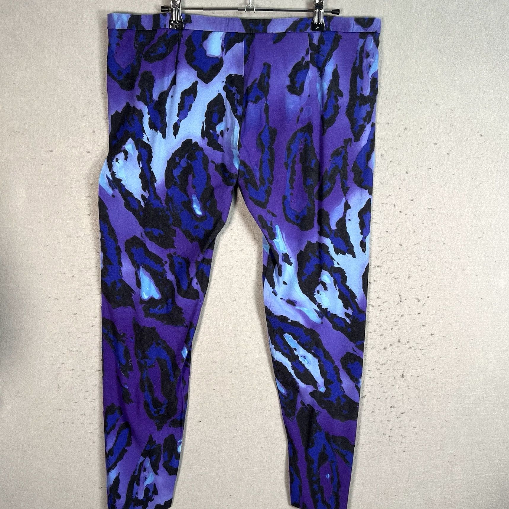 Vintage VINTAGE Versace Collection Pants Women 48 Slim Leg Ankle Cheetah Print Blue Purple Womens Size 34" / US 12 / IT 48 - 6 Thumbnail
