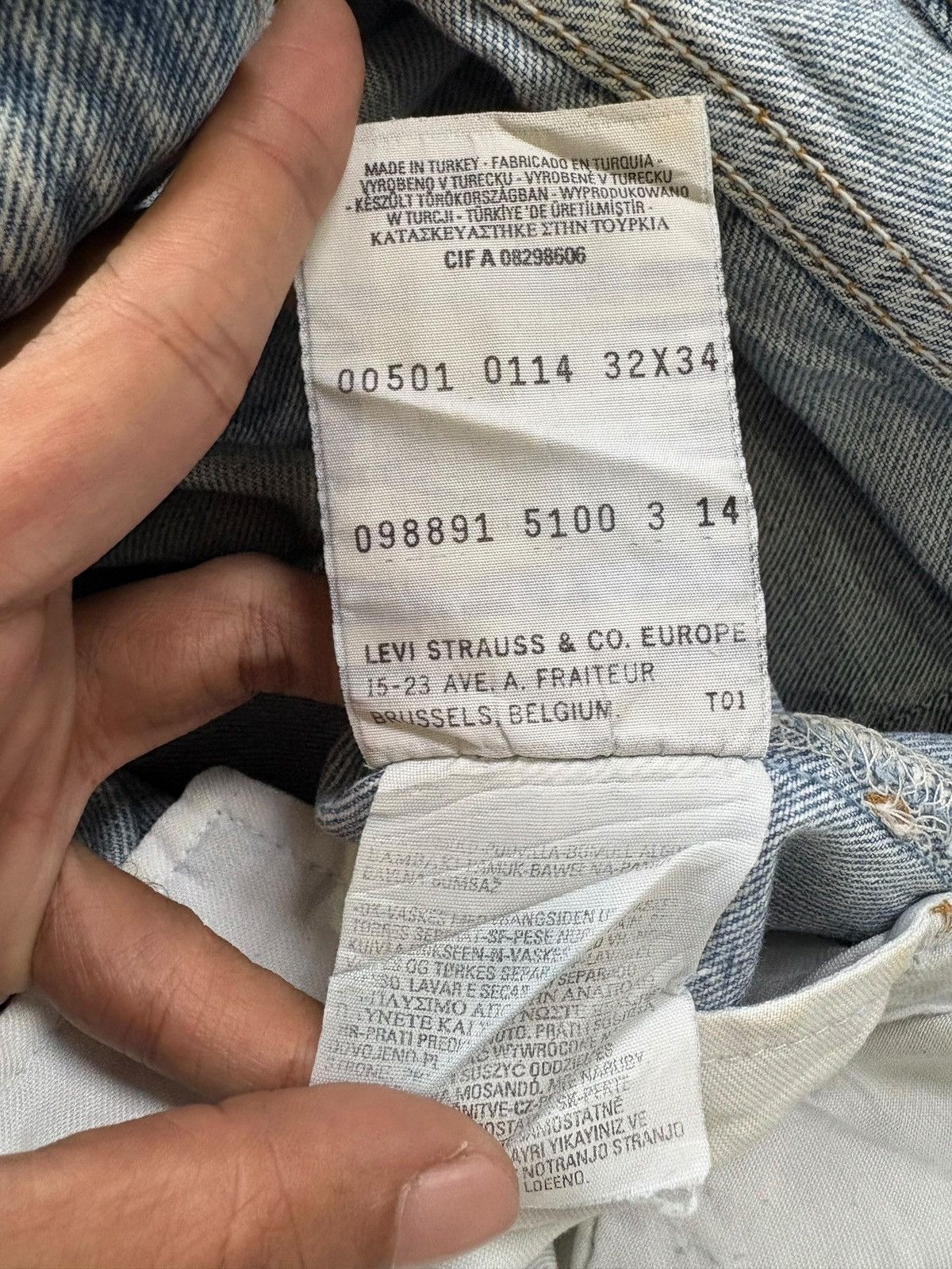 Levi's Vintage 90s Levis 501 Faded Wash Distressed Loose Jeans Size US 31 - 6 Thumbnail