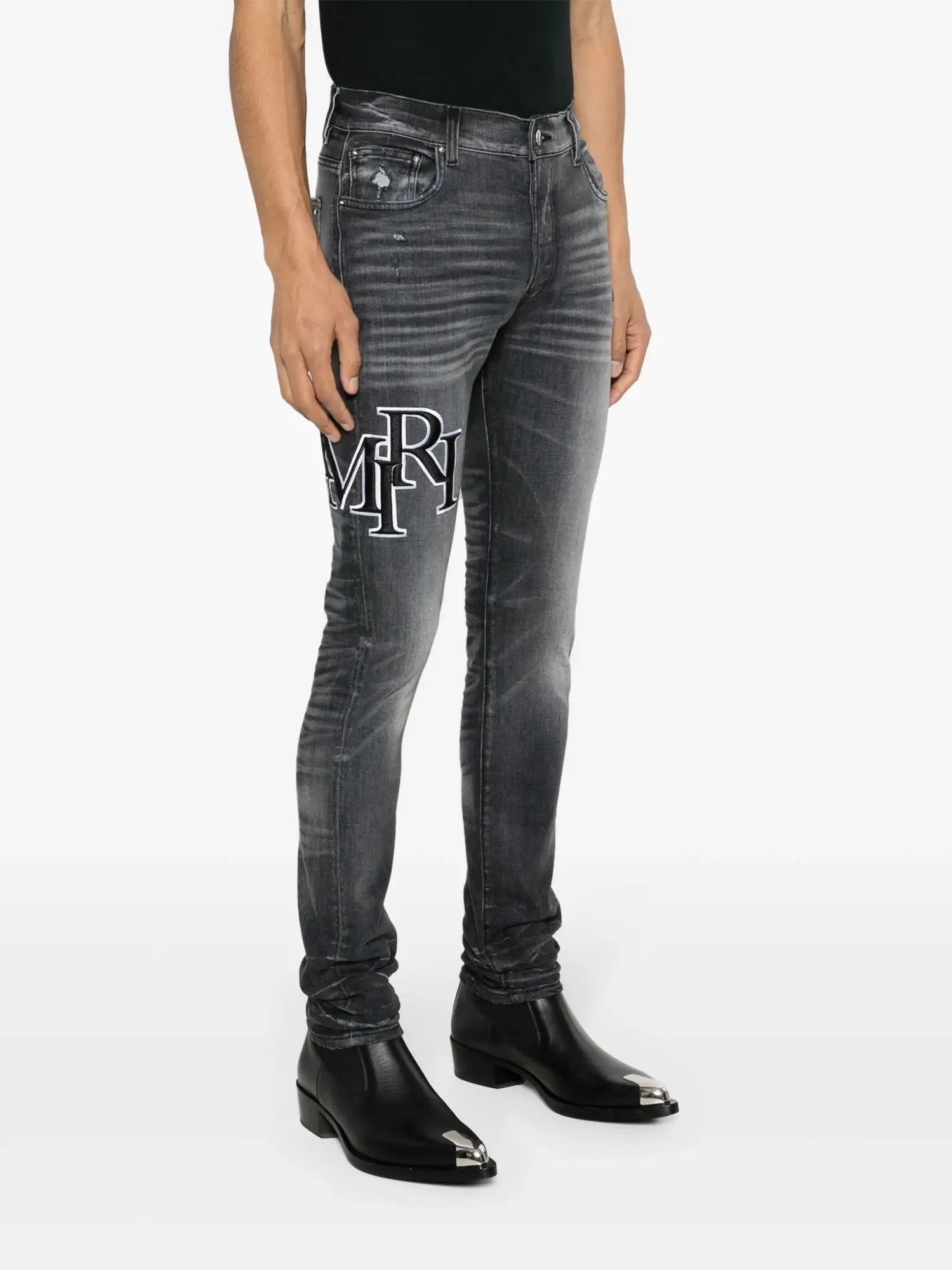 Amiri oc11z0225 Staggered Embroidered Logo Jeans in Storm Grey Size US 31 - 2 Thumbnail
