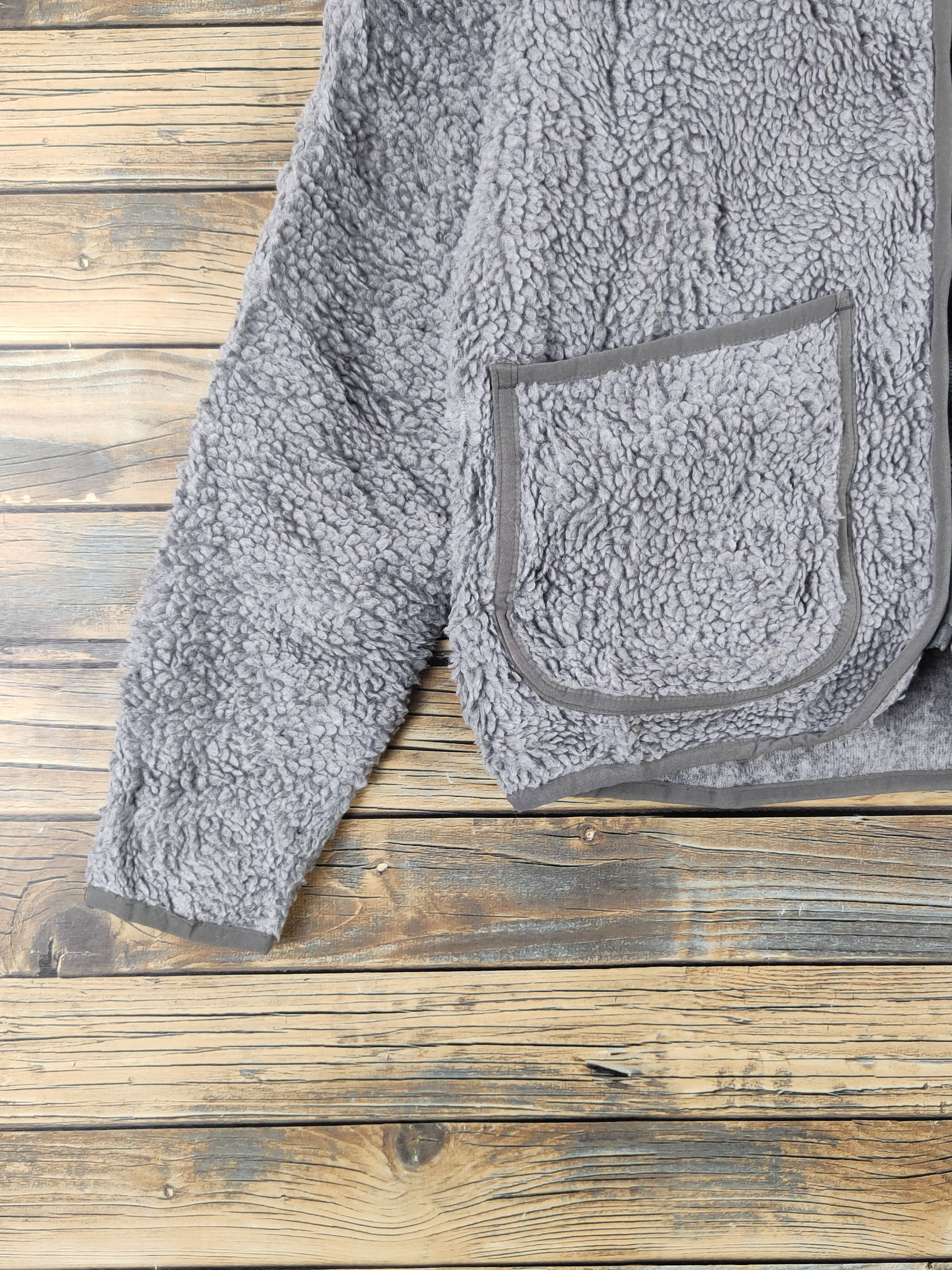 Billabong × Vintage Super Rare Billabong Gray Fur Faux Sweater Size US S / EU 44-46 / 1 - 4 Thumbnail