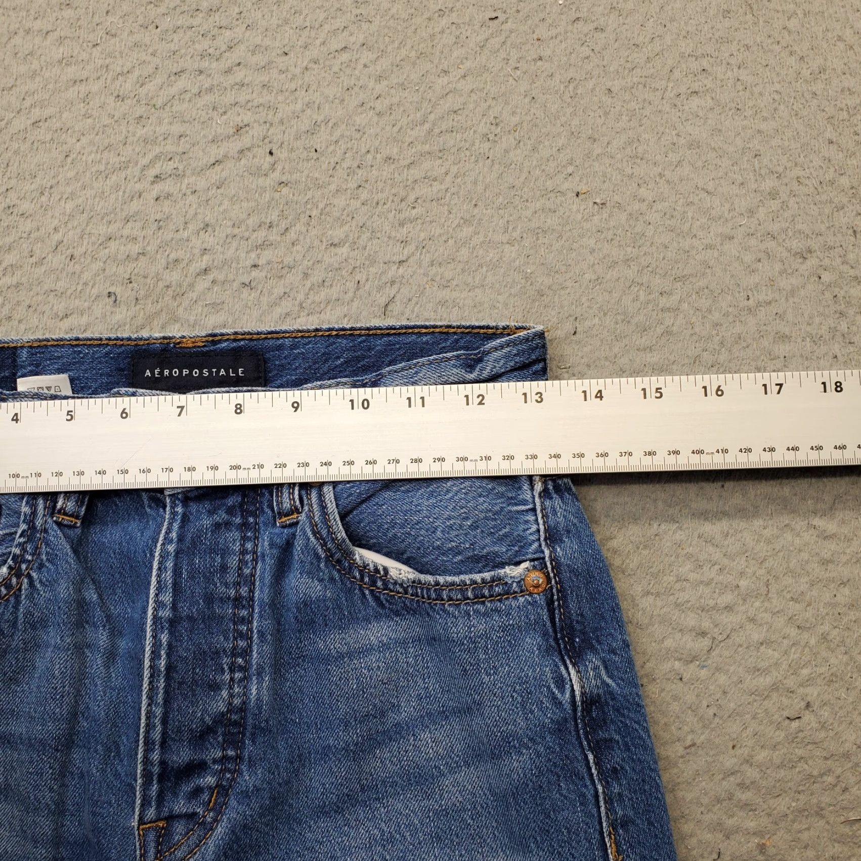 Vintage Aéropostale Womens 2 Blue Denim Baggy Jeans Button Fly Distressed 90’s Size 2 Jeans Womens Size 2 Blue Denim Baggy Jeans Distressed Size 26" / US 2 / IT 38 - 6 Thumbnail