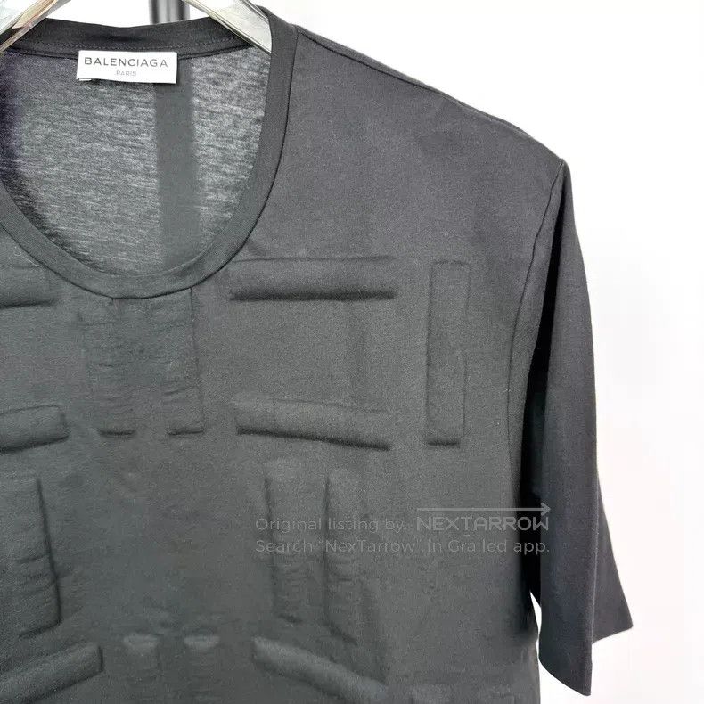 Balenciaga Balenciaga Embossed Solid Short Sleeve Size US L / EU 52-54 / 3 - 4 Thumbnail