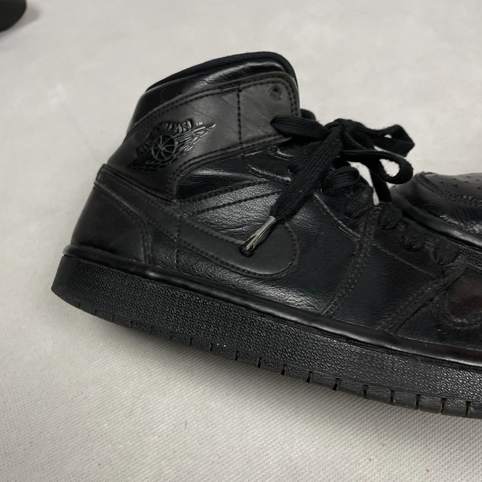 Nike Nike Air Jordan 1 Mid BQ6472-012 Women's Black Shoes 7.5 Size US 7.5 / IT 37.5 - 6 Thumbnail