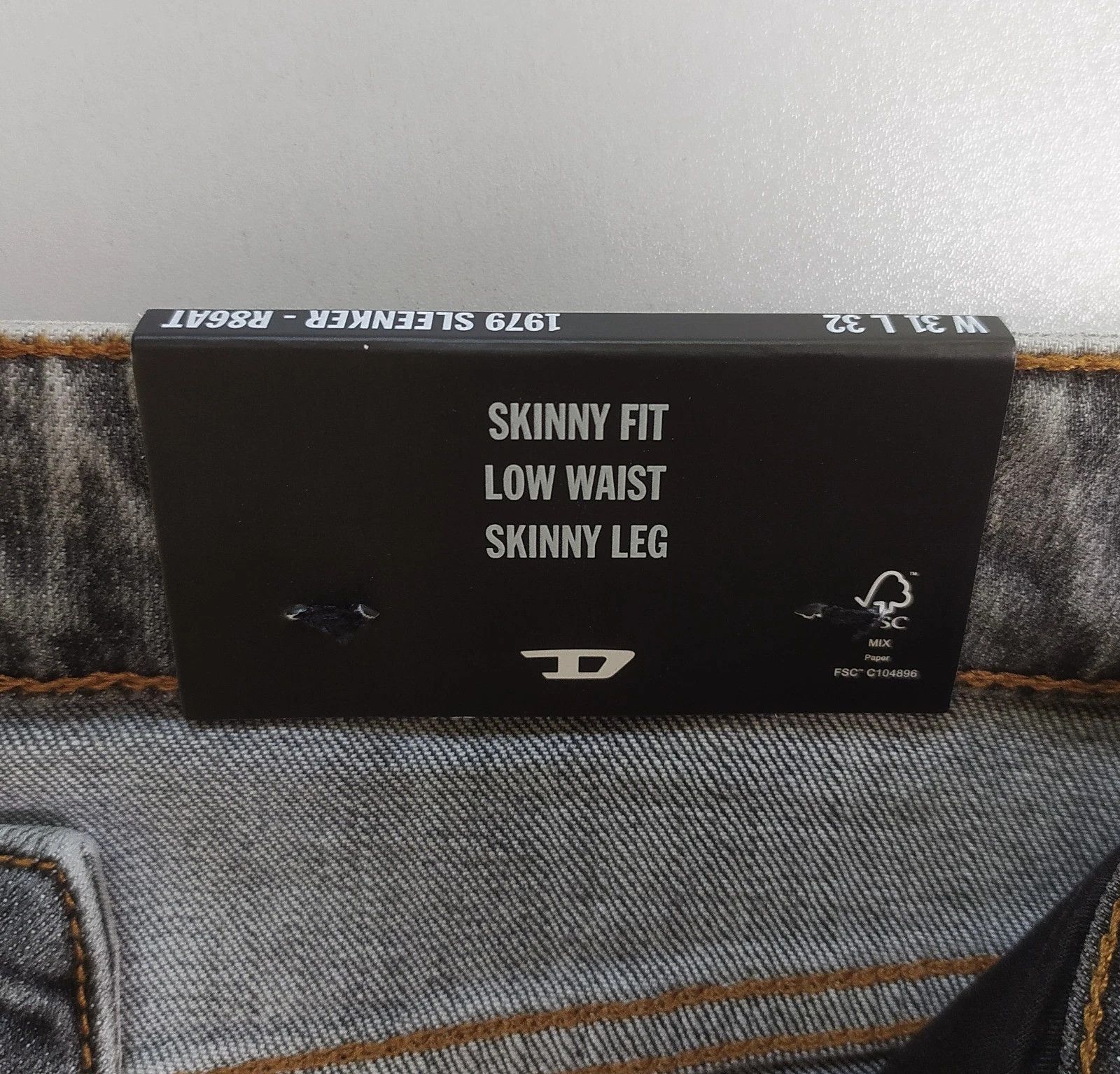 Diesel Diesel 1979 SLEENKER-R L.32 MENS JEANS SLTP/9751 Size US 31 - 7 Thumbnail