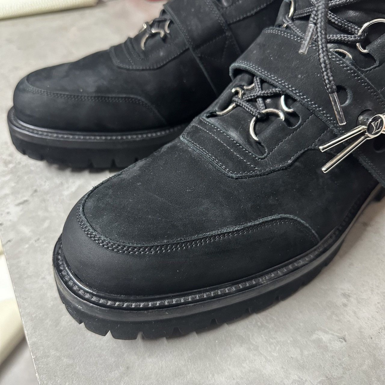 Louis Vuitton Louis Vuitton Size 8 staples edition rockstar creeper boots Size US 9 / EU 42 - 17 Thumbnail