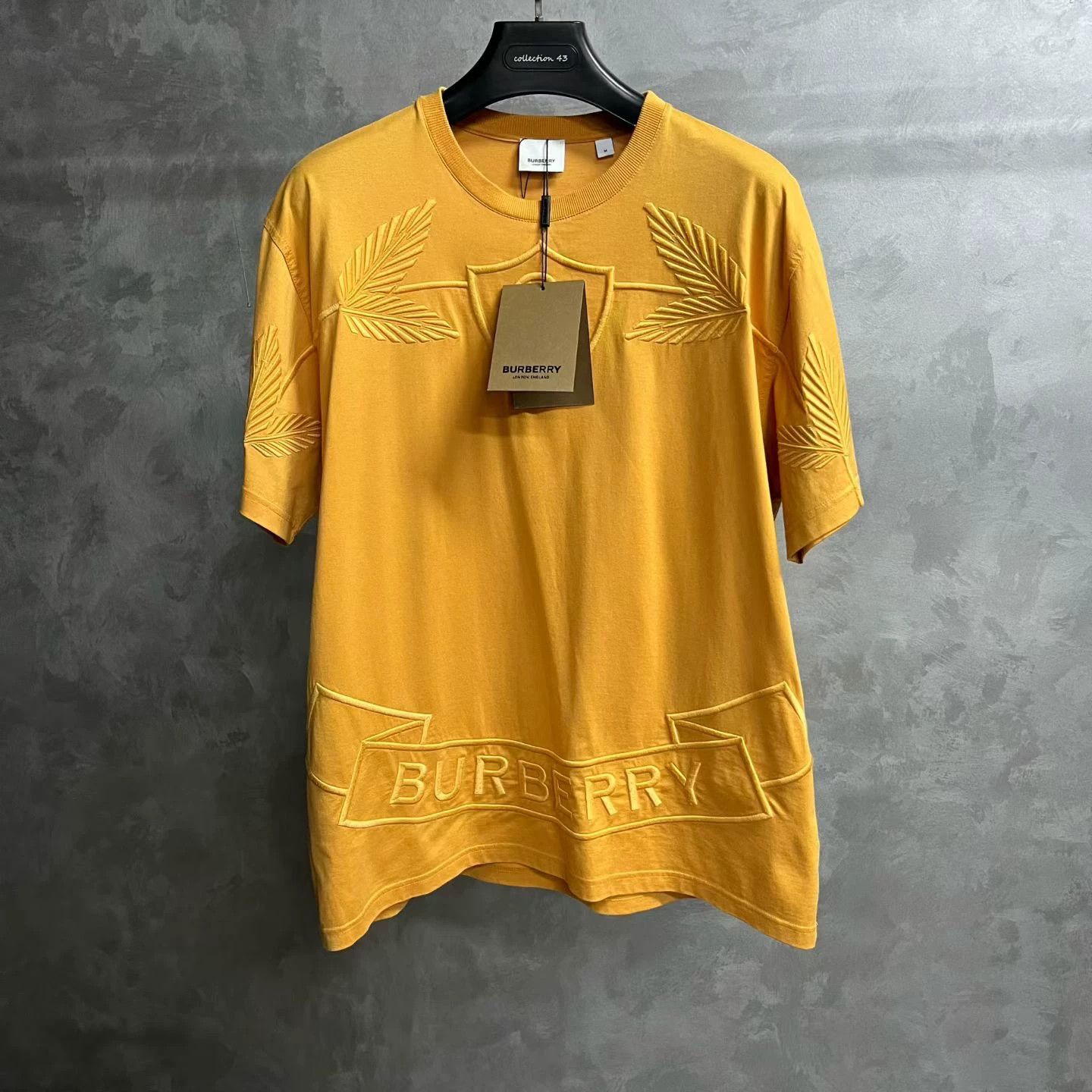 Burberry Burberry Retro Oversized T-Shirt M Women Size M / US 6-8 / IT 42-44 - 1 Thumbnail