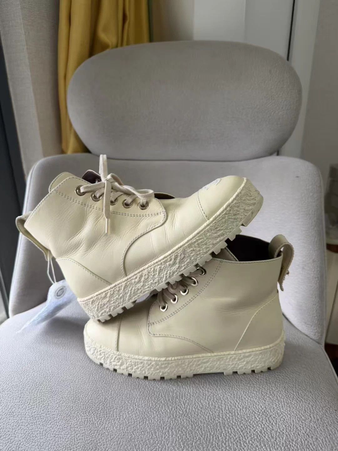 Chanel Chanel Cream CC Platform Short Boots 36 Size US 5 / IT 35 - 4 Thumbnail