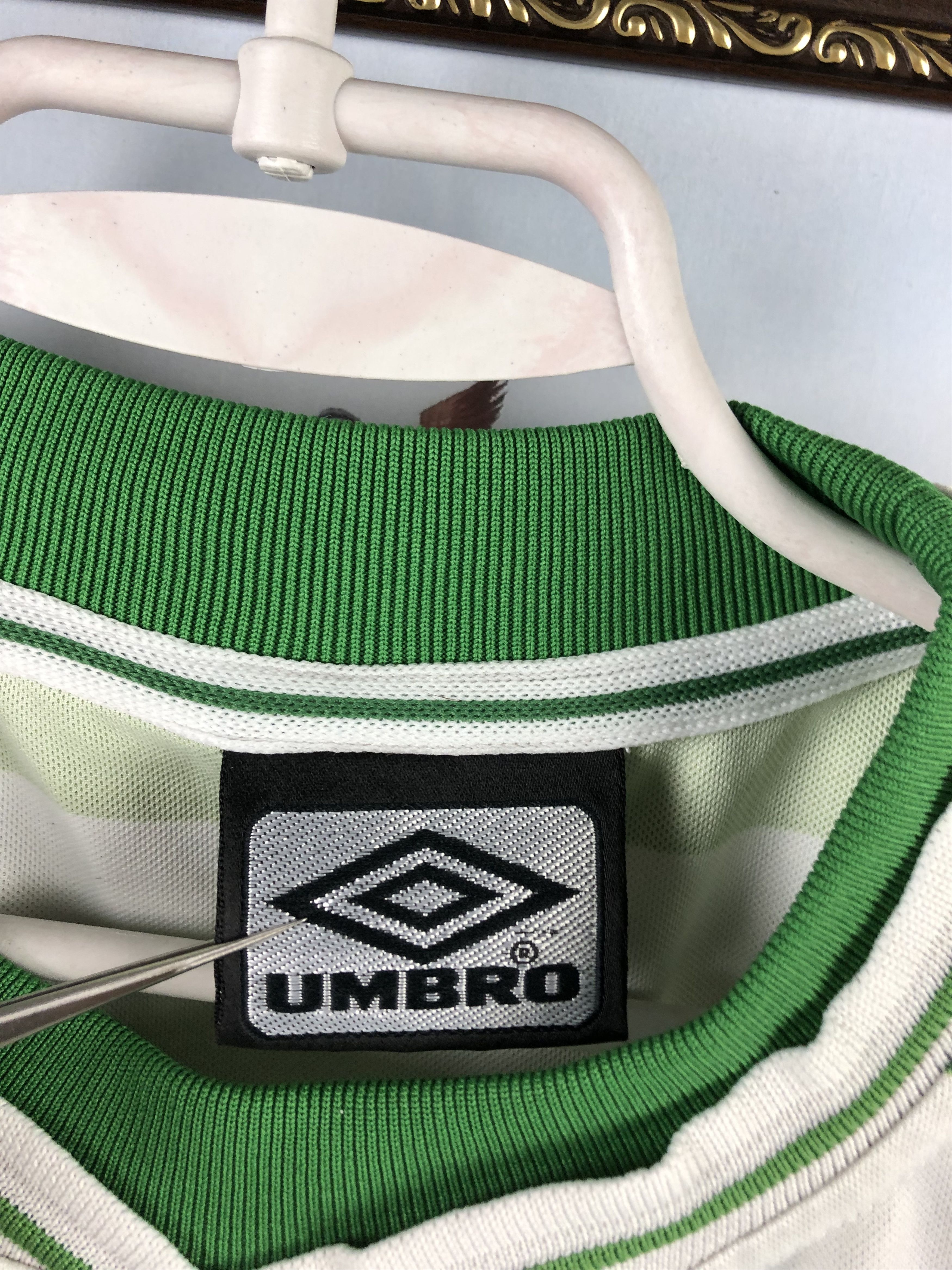 Vintage Celtic Home football shirt 2001 Soccer Umbro Jersey Trikot Size US XL / EU 56 / 4 - 7 Thumbnail