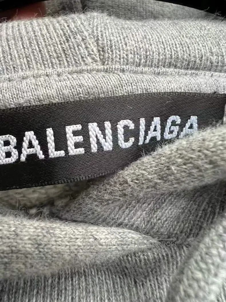 Balenciaga Balenciaga Buckle Hoodie Size US M / EU 48-50 / 2 - 3 Thumbnail