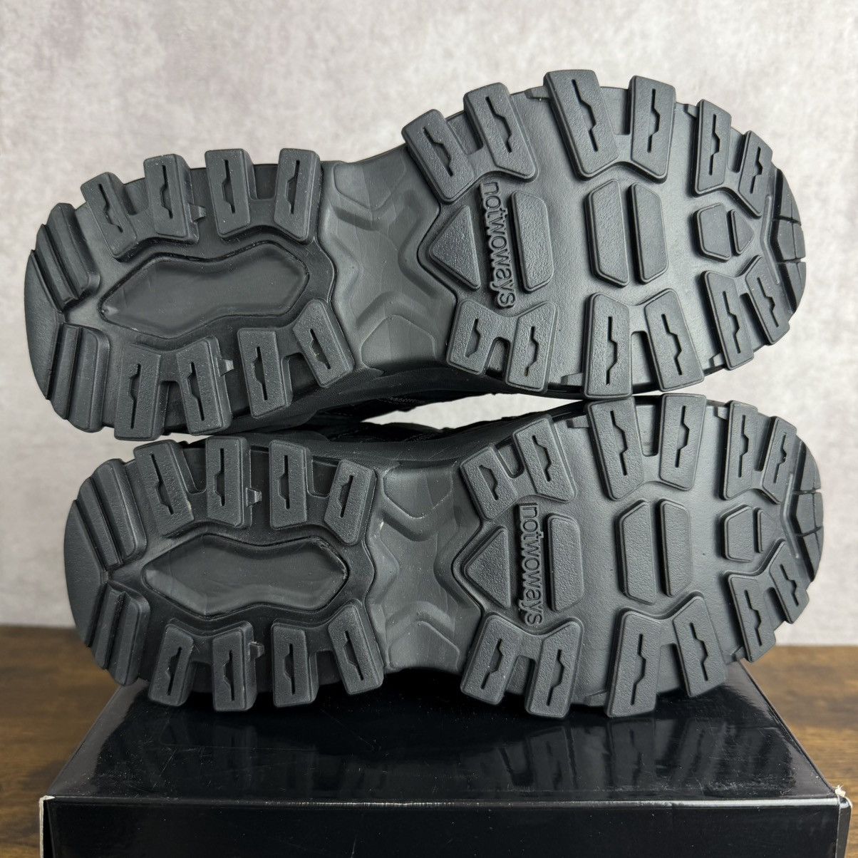 Other NEW notwoways Iacuna Onyx Black Size 7 US 6 UK NTW-M1-07TBLA Size US 7 / EU 40 - 7 Thumbnail