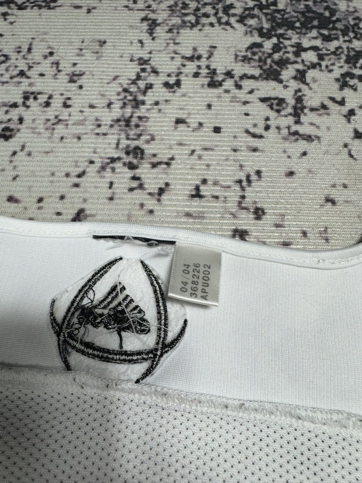 Adidas 2004 Real Madrid Adidas Basketball Jersey Sleeveless vintage Size US M / EU 48-50 / 2 - 4 Thumbnail