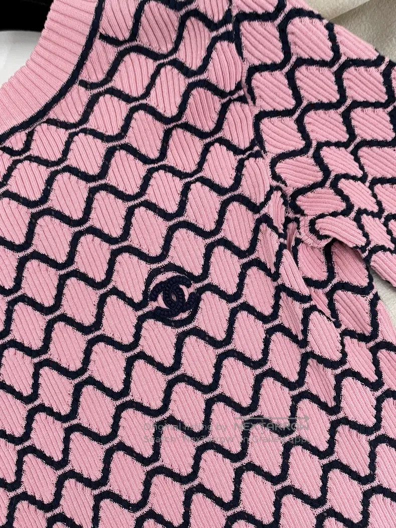 Chanel Chanel Pink diamond plaid logo double C knitted short slee Size XXS / US 00 / IT 34 - 2 Thumbnail