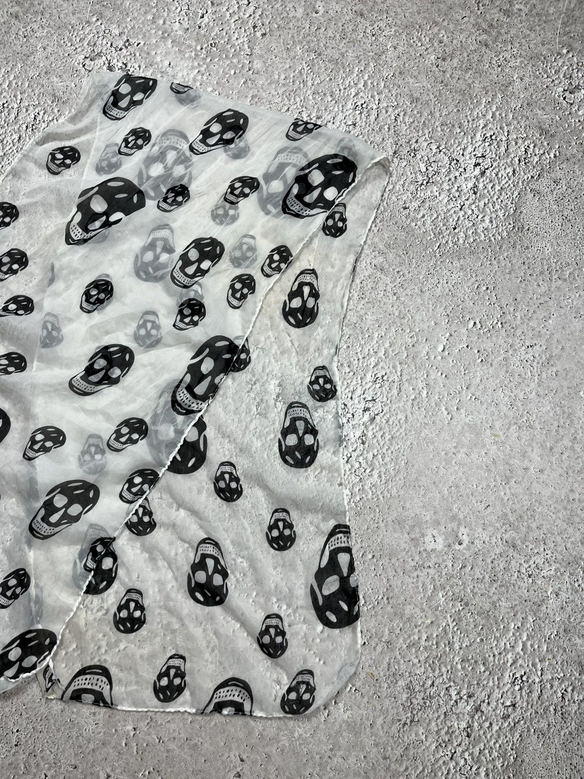 Other Black Skull Print Sheer Scarf Wrap 37x150 cm Lightweight Size ONE SIZE - 2 Thumbnail