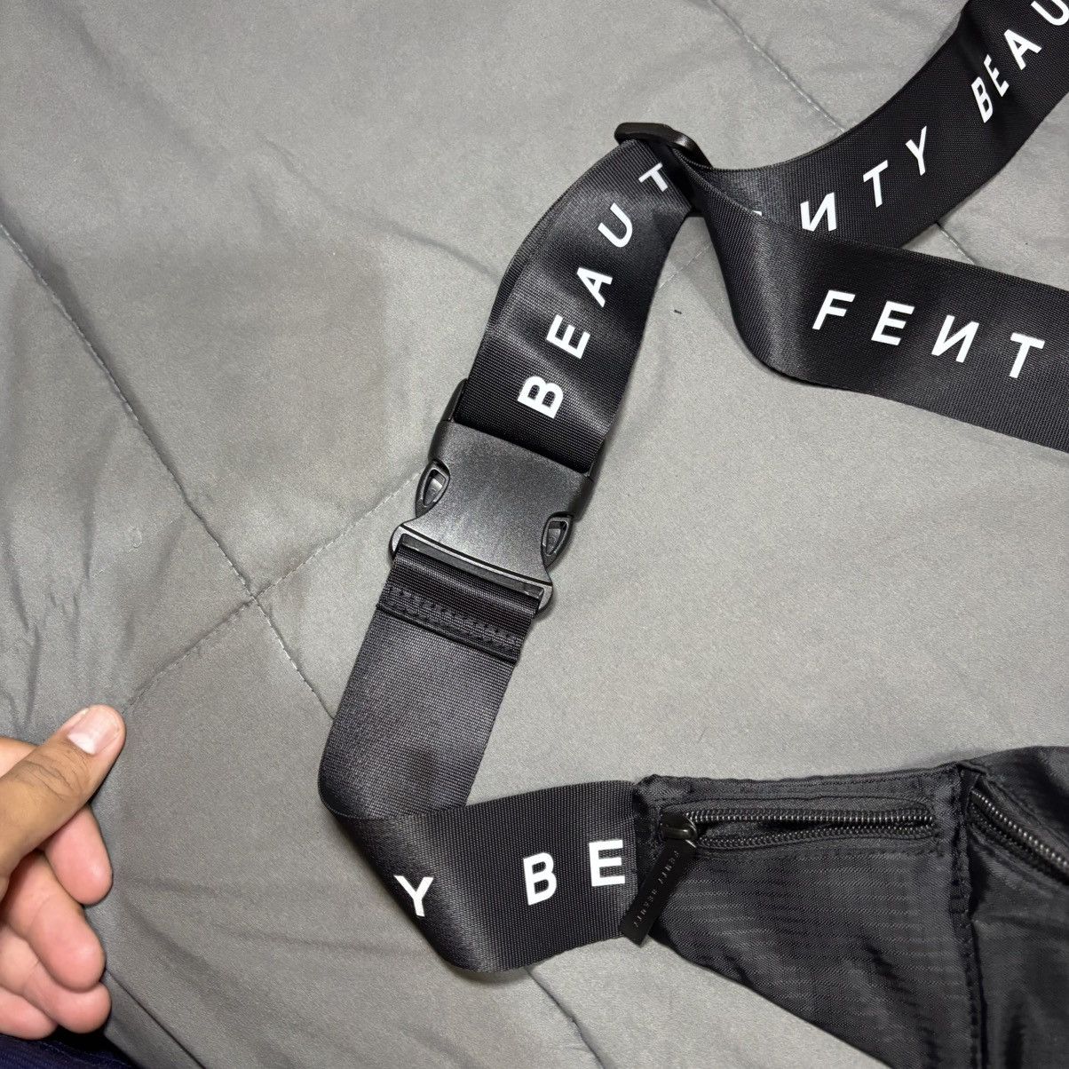 Fenty FENTY BEAUTY adjustable Belt Fanny Pack Bag NWOT Size ONE SIZE - 9 Thumbnail
