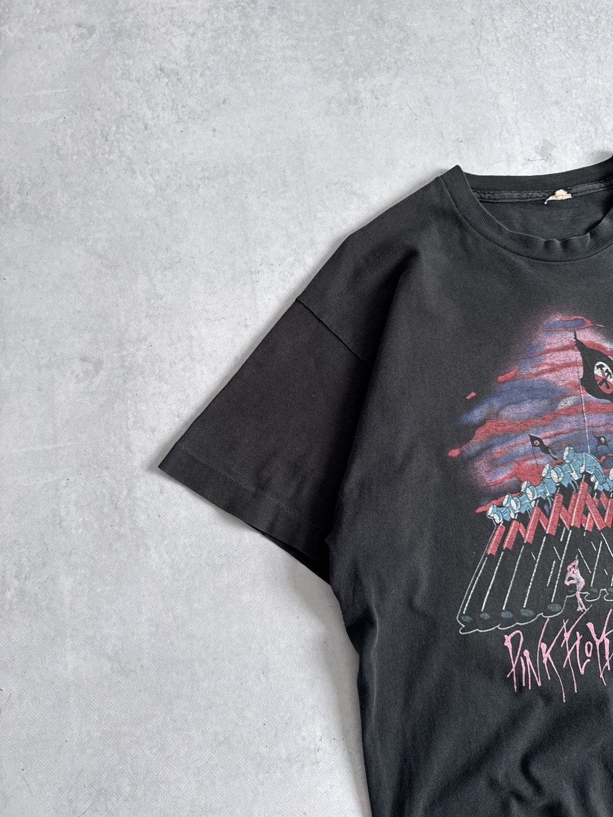 Other Vintage Pink Floyd The Wall 1982 Rare Rock Band Tee Faded Size US L / EU 52-54 / 3 - 3 Thumbnail