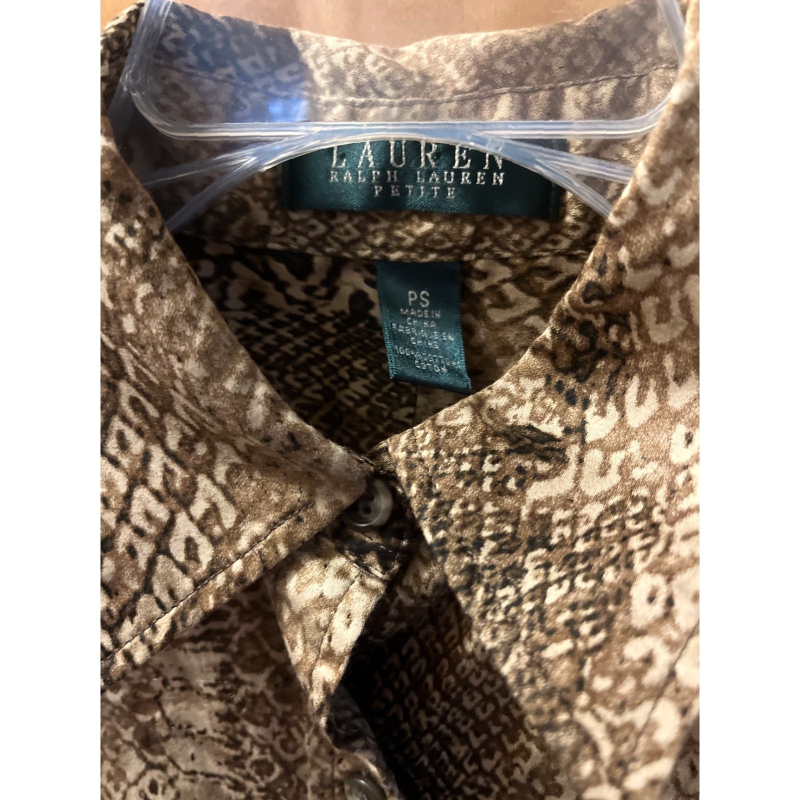 Ralph Lauren Lauren Ralph Lauren Women’s Snake Skin Print Cotton Dress Shirt Petite Button-Up All Seasons Fall Spring Summer Winter Size S / US 4 / IT 40 - 2 Thumbnail