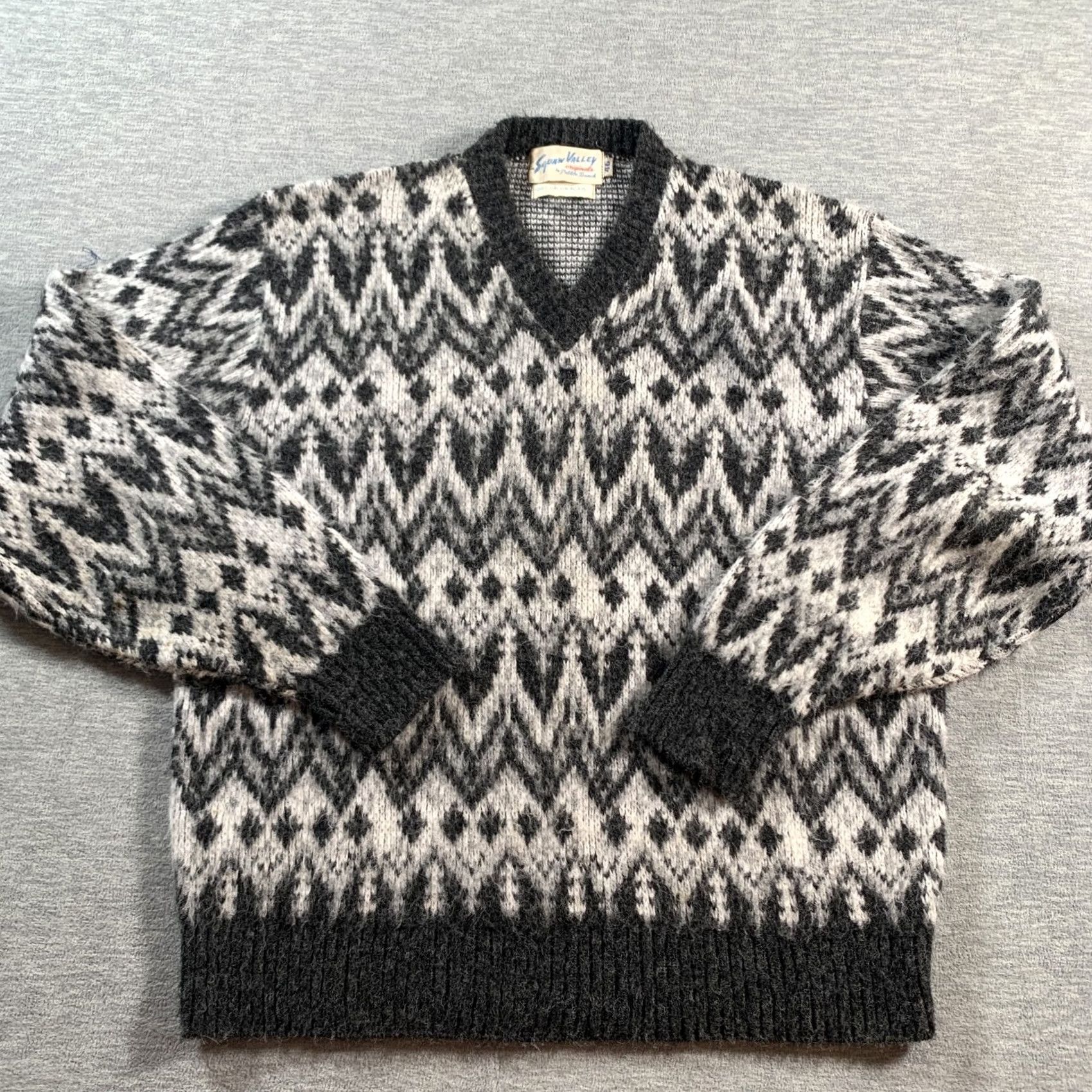 Etro Item Specifications: Color: White Size US L / EU 52-54 / 3 - 2 Thumbnail