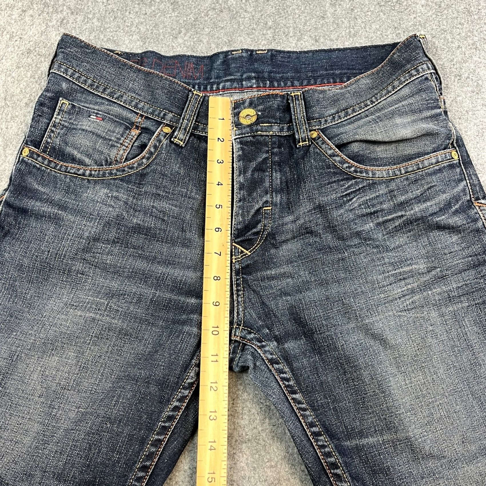 Tommy Hilfiger Tommy Hilfiger Jeans Relaxed Straight 34 29 Dark Wash Blue Whiskering Vintage Mens 5-Pocket Denim Cotton Baggy Style Straight Jeans Men Size US 34 / EU 50 - 5 Thumbnail