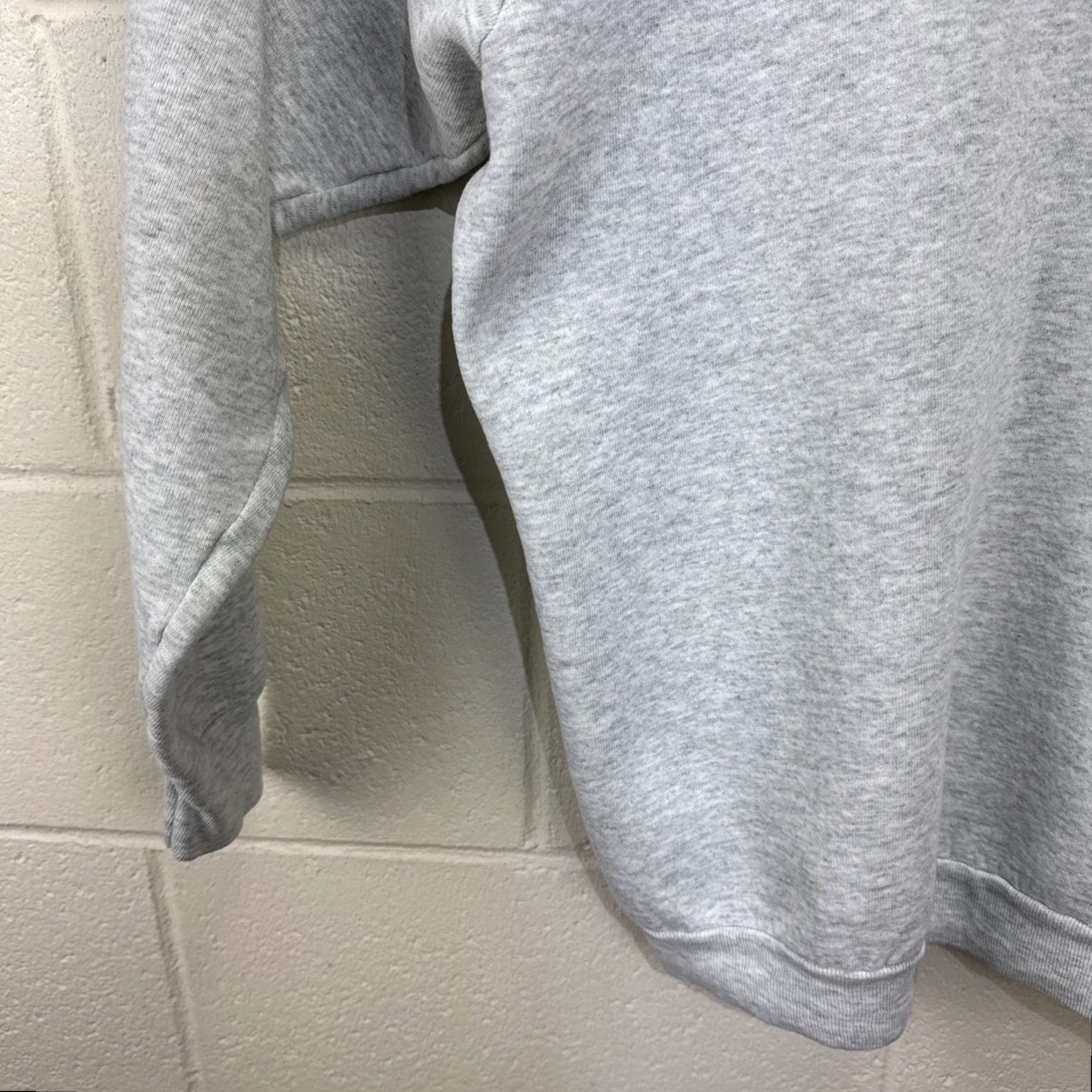 Fruit Of The Loom VINTAGE Gate 2 Promo Horror Movie Sweatshirt Men XL Gray 90s Creature Graphic Print, Fruit of the Loom, Crew Neck, Embroidered Size US XL / EU 56 / 4 - 7 Thumbnail