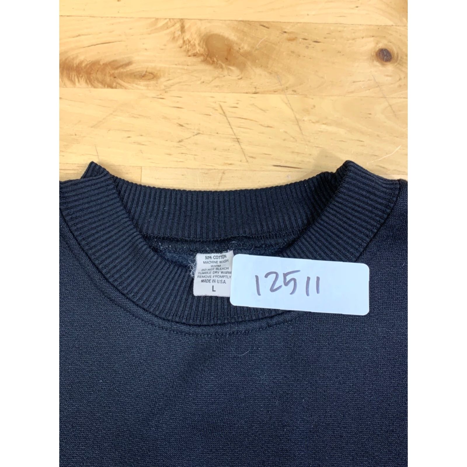 Tommy Hilfiger VINTAGE Tommy Hilfiger Sweatshirt Mens L Black Embroidered USA 90s Sports Pullover Size US L / EU 52-54 / 3 - 3 Thumbnail