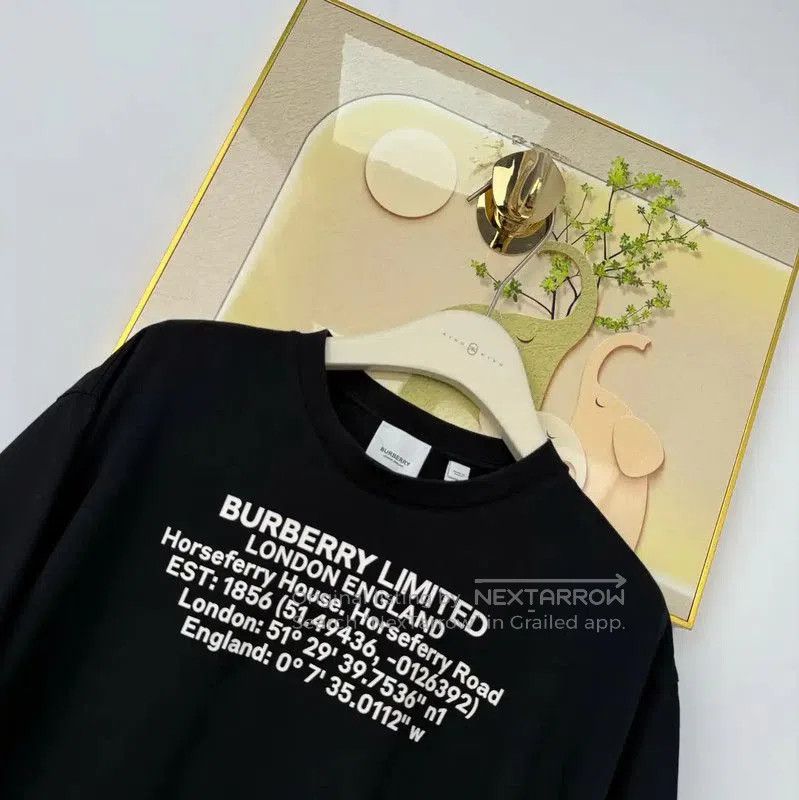 Burberry Burberry Black Cotton Lettered Short Sleeve T-Shirt. Size S / US 4 / IT 40 - 3 Thumbnail