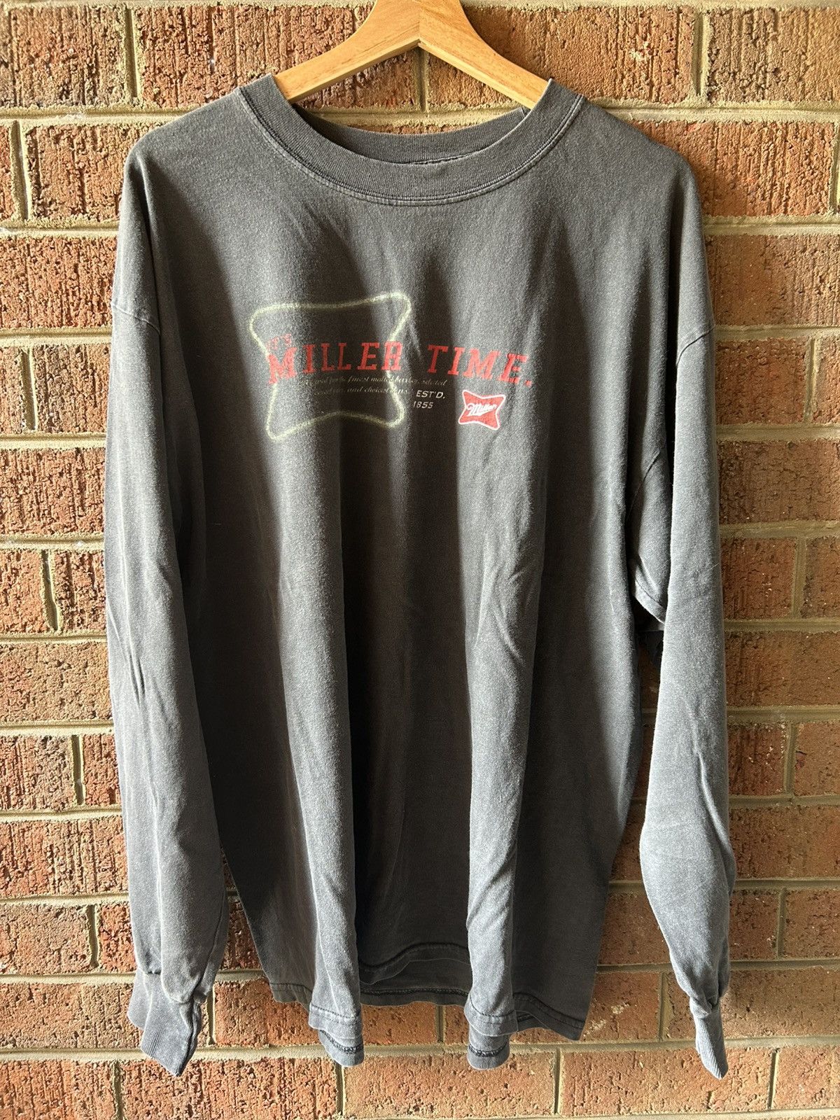 Gildan Vintage Y2K Miller Time Beer Graphic Distressed Long Sleeve Size US XL / EU 56 / 4 - 1 Thumbnail