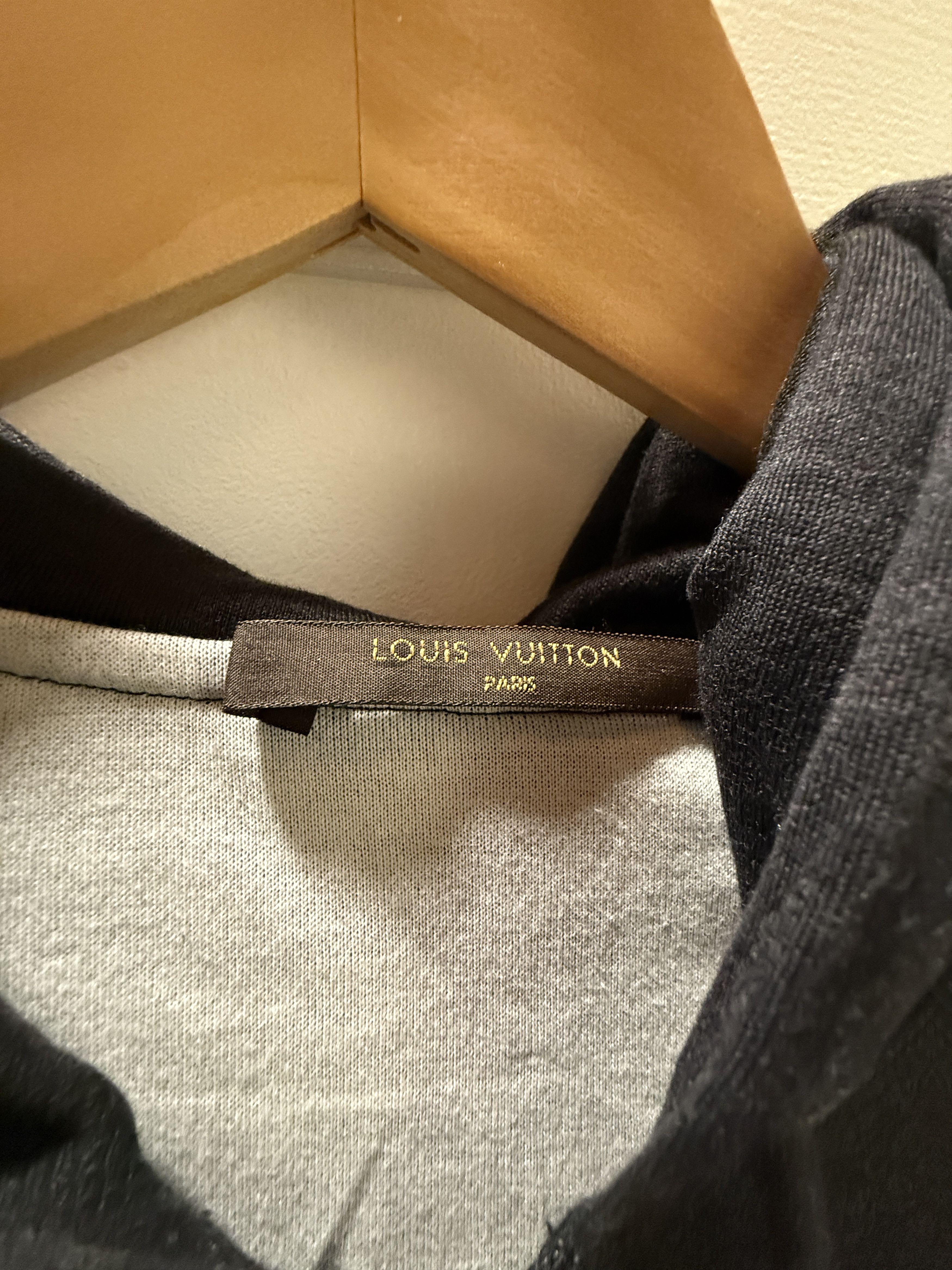 Louis Vuitton Louis Vuitton LV Logo Hooded Sweatshirt XXL Dark Charcoal Size US XXL / EU 58 / 5 - 3 Thumbnail